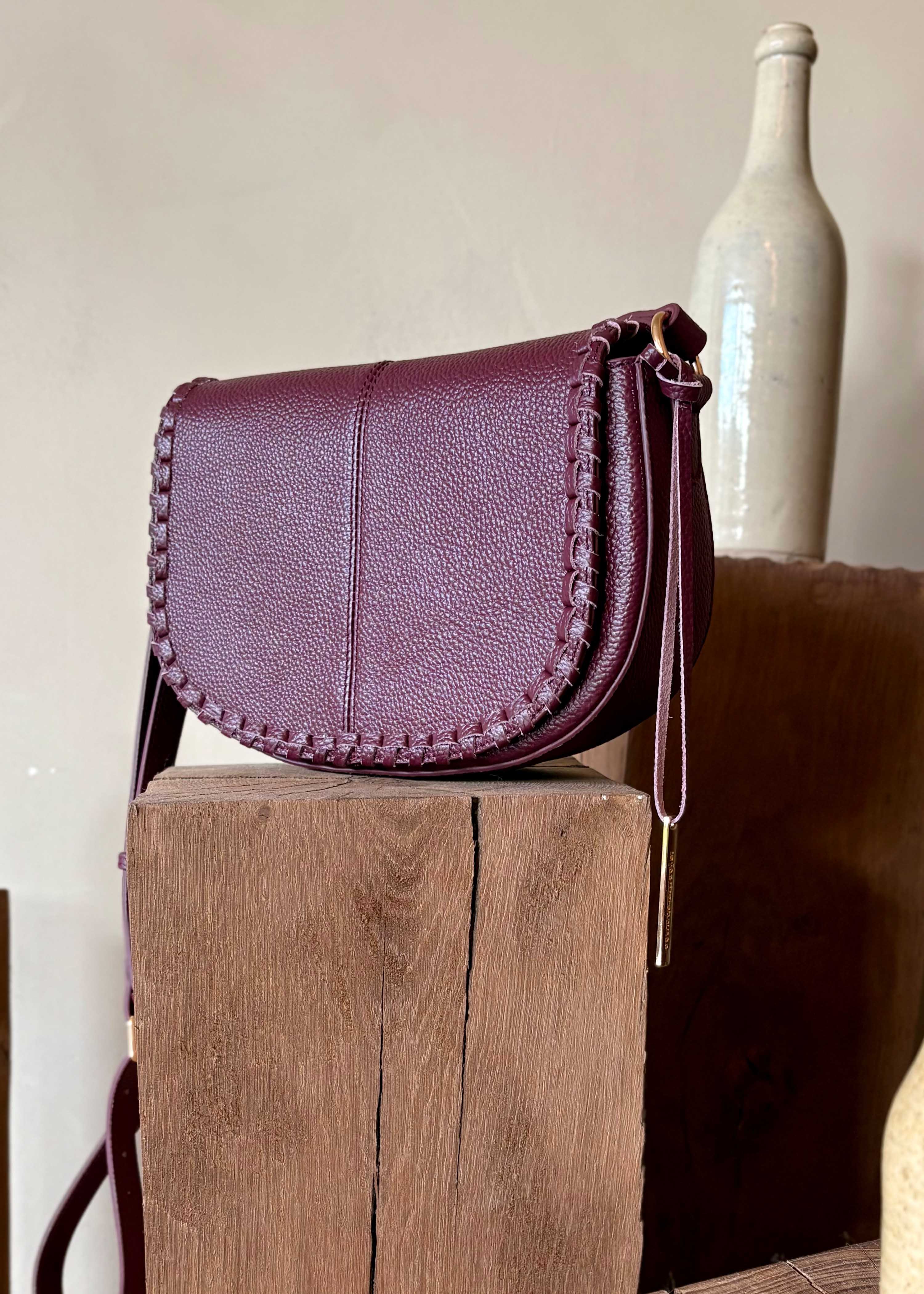 Bordeaux schoudertas van gegranuleerd leer