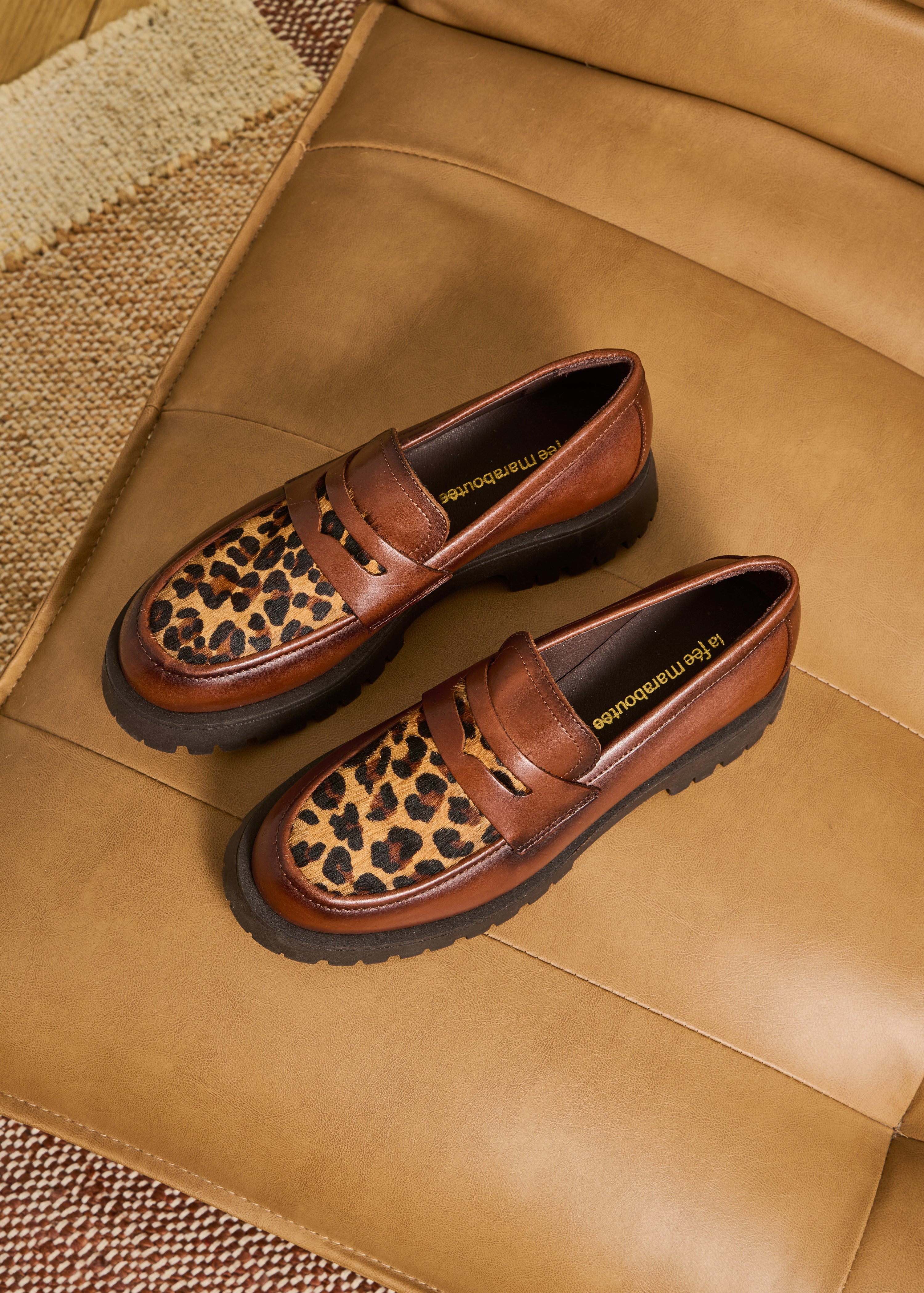 Bicolor mocassins in camel en luipaardleer