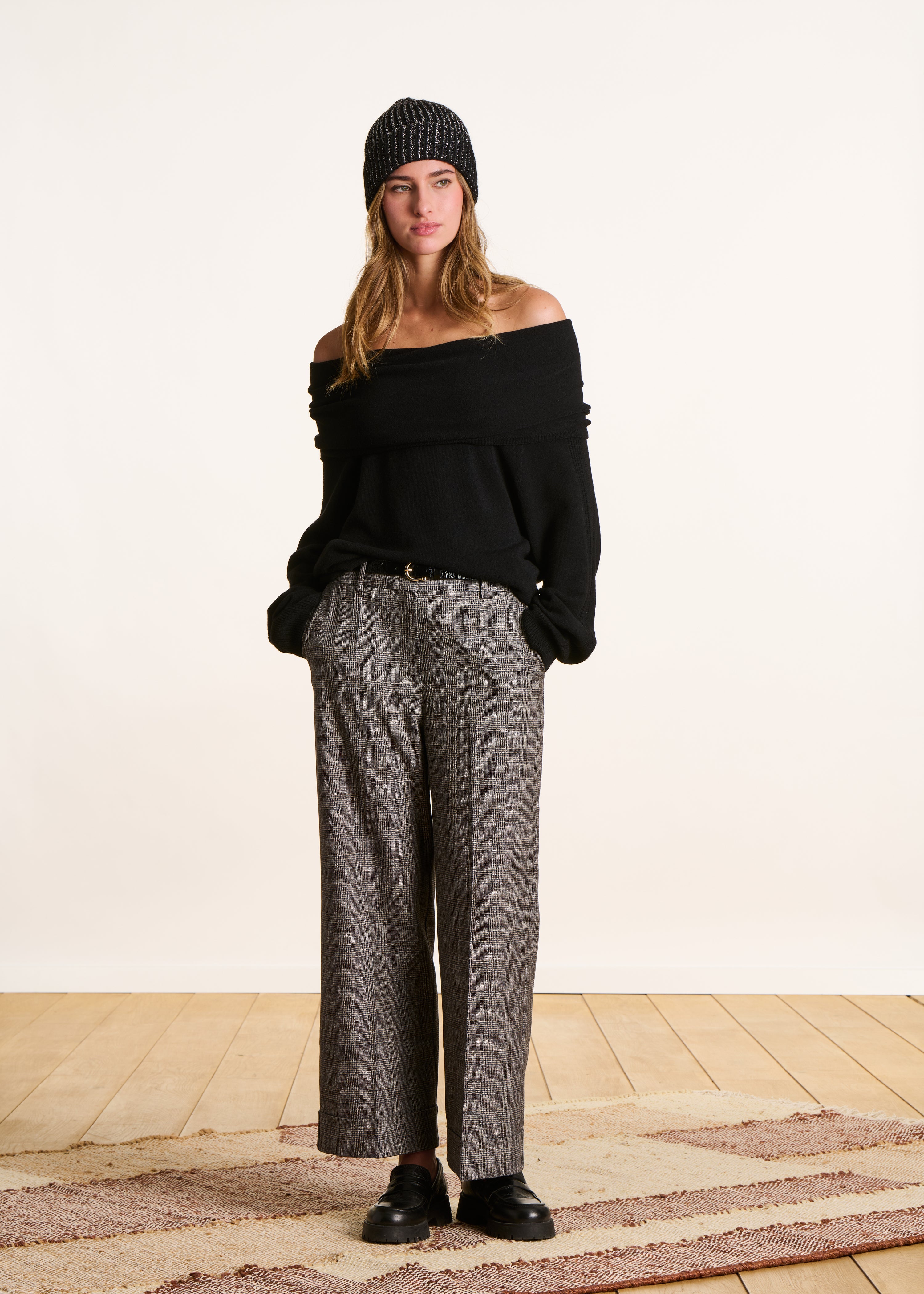 Black knitted beanie with silver lurex