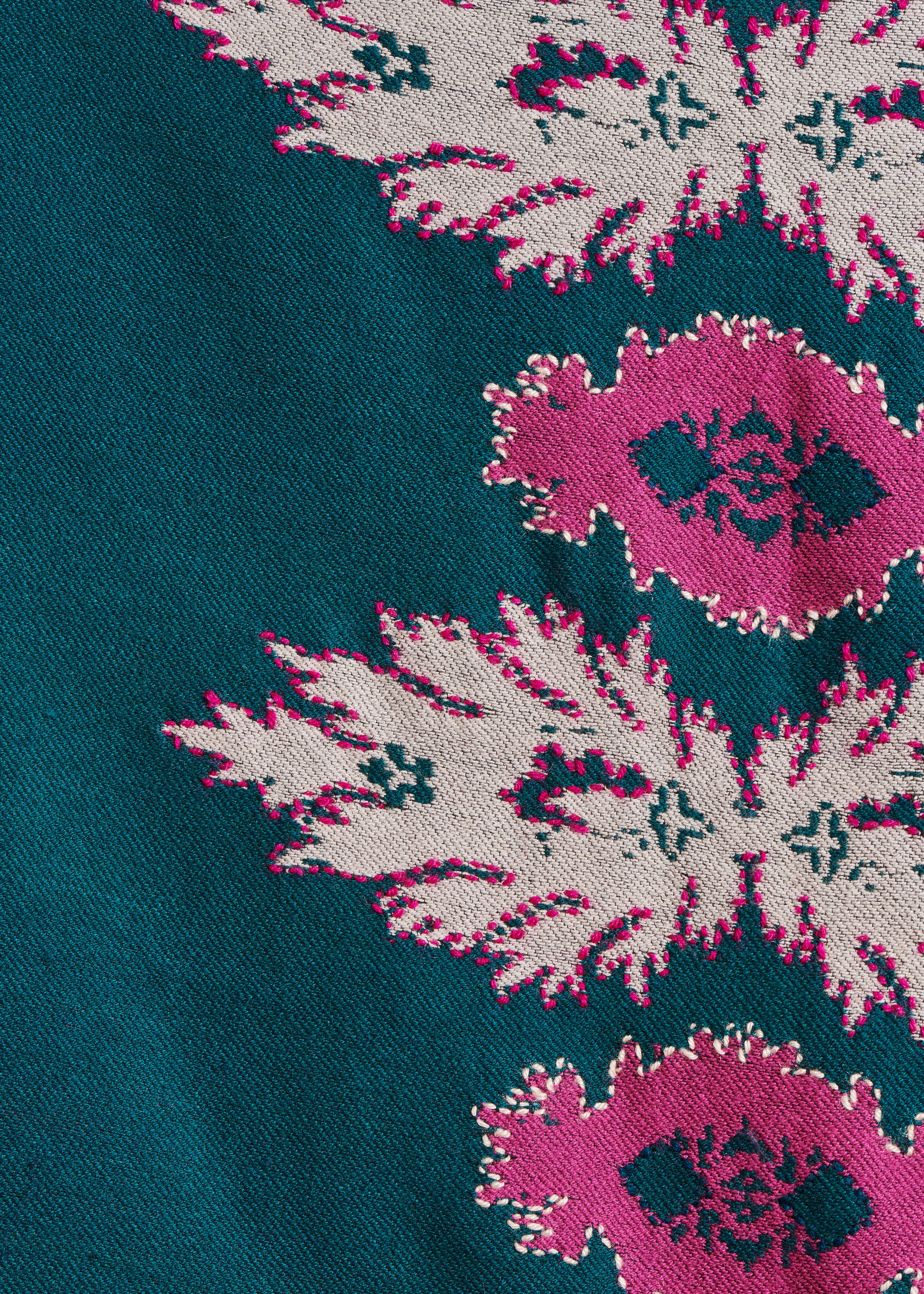 Sciarpa blu con ricamo jacquard