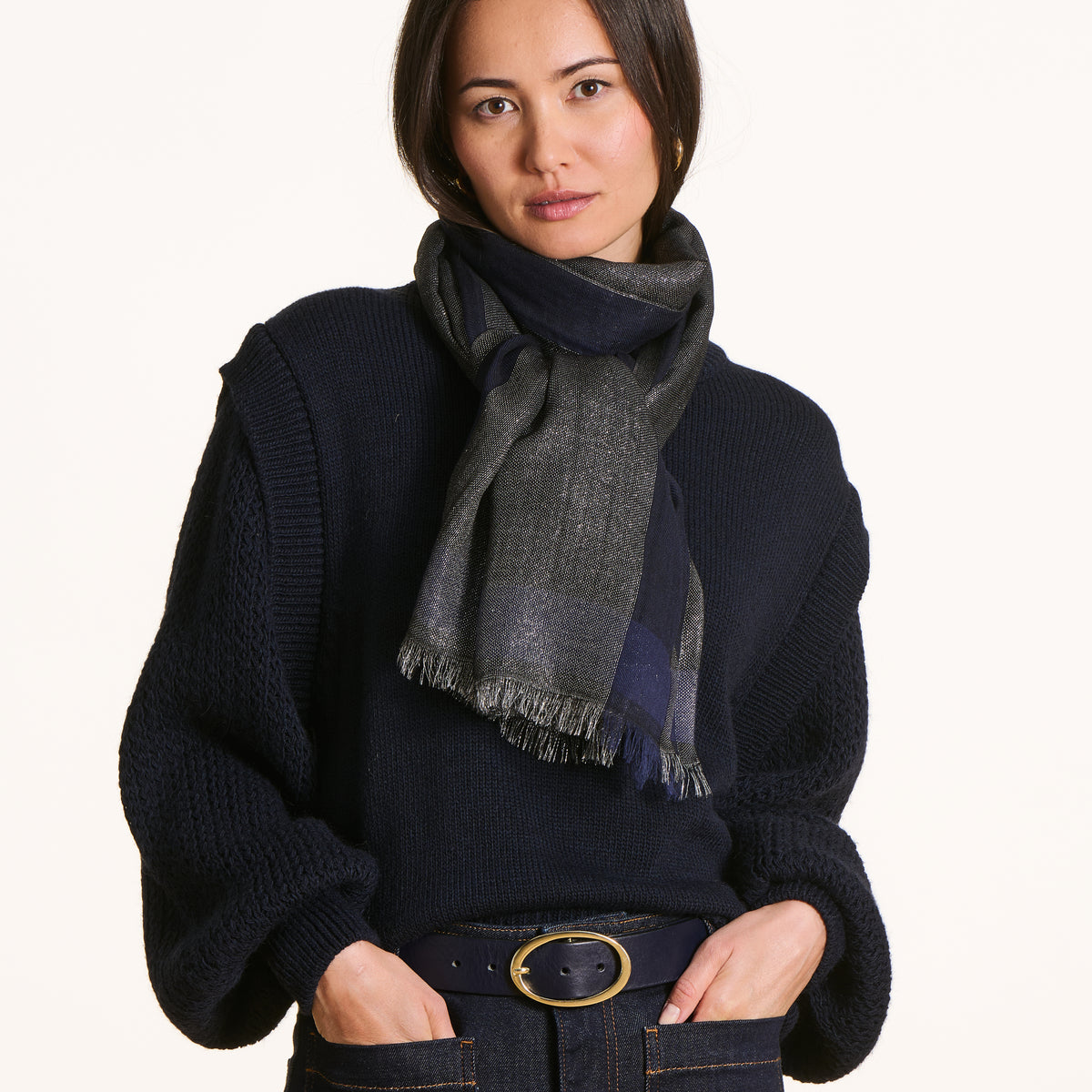 Schwarzes Tuch aus Wolle und irisierendem Baumwollmix La Fée