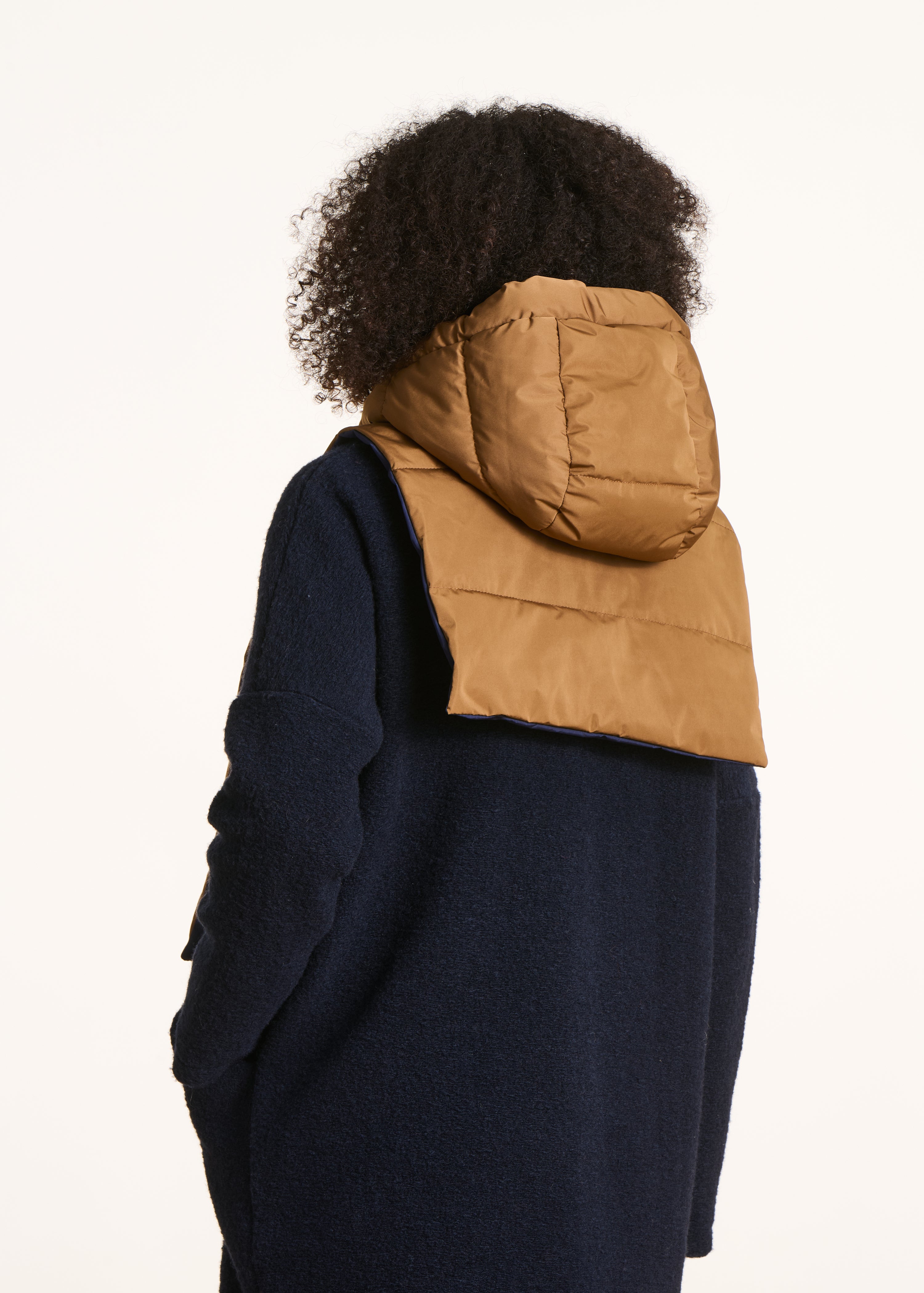 Capuche réversible beige et bleu