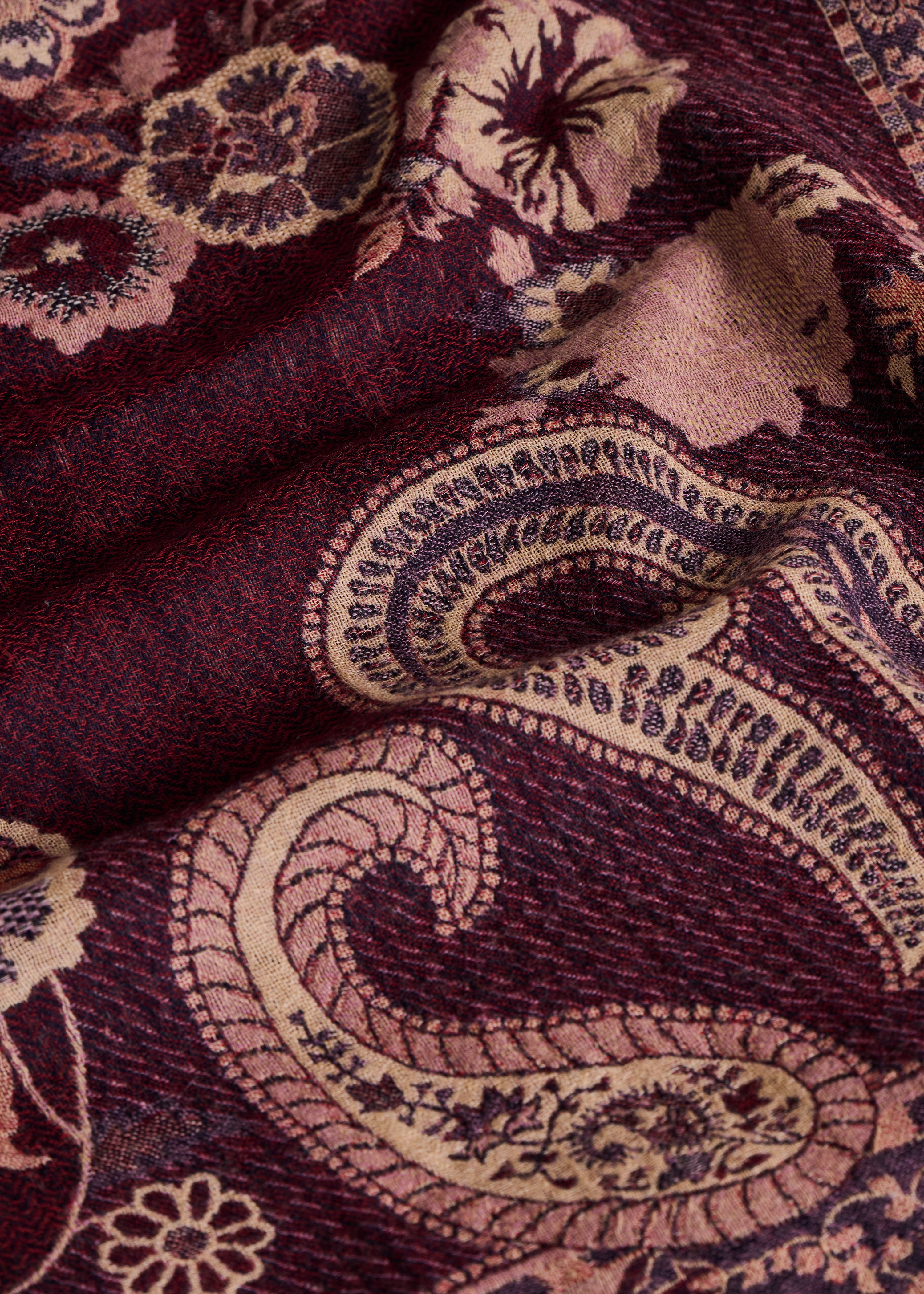 Bufanda burdeos de lana bordada