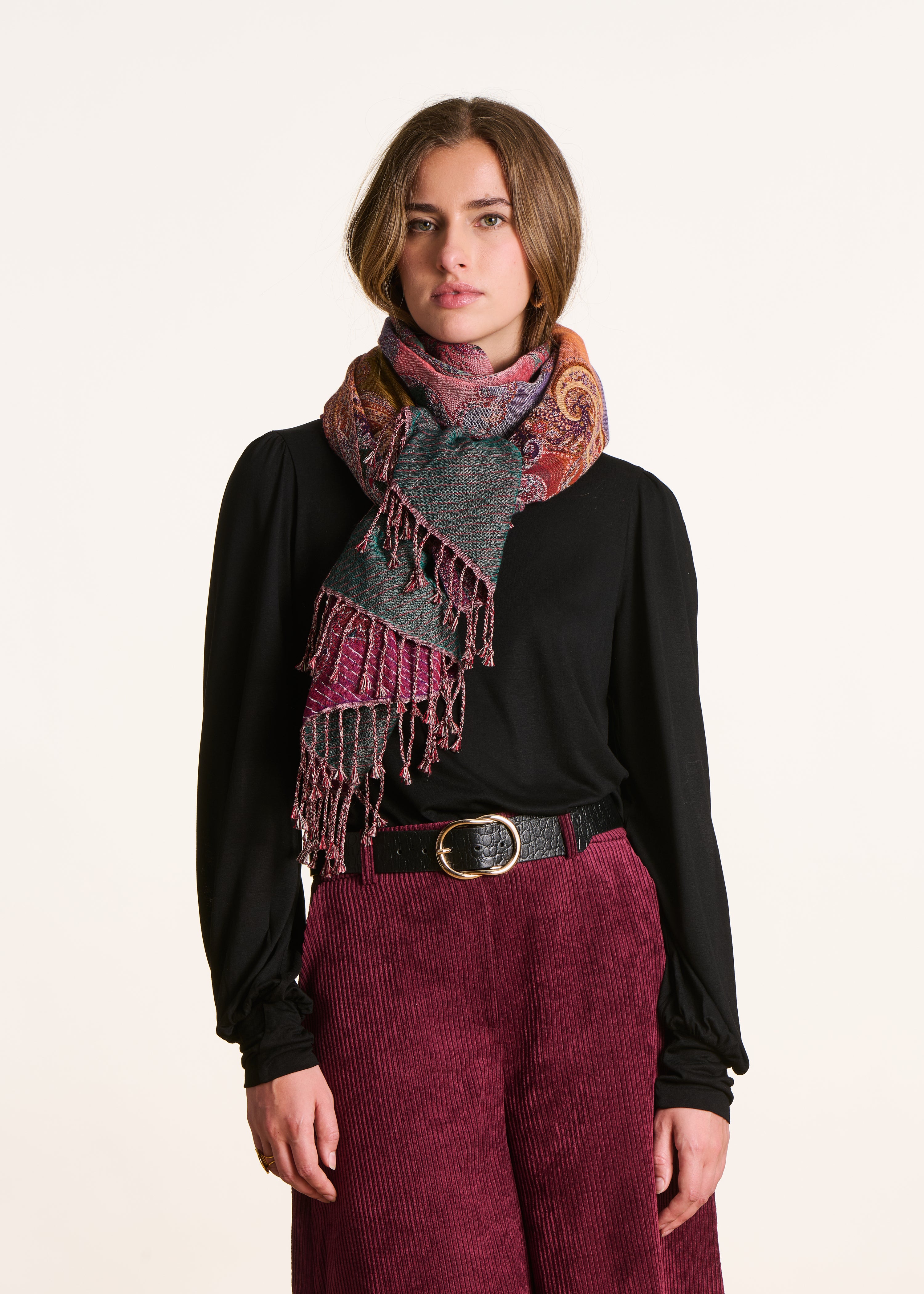 Écharpe rouge à motif tissé en coton et laine