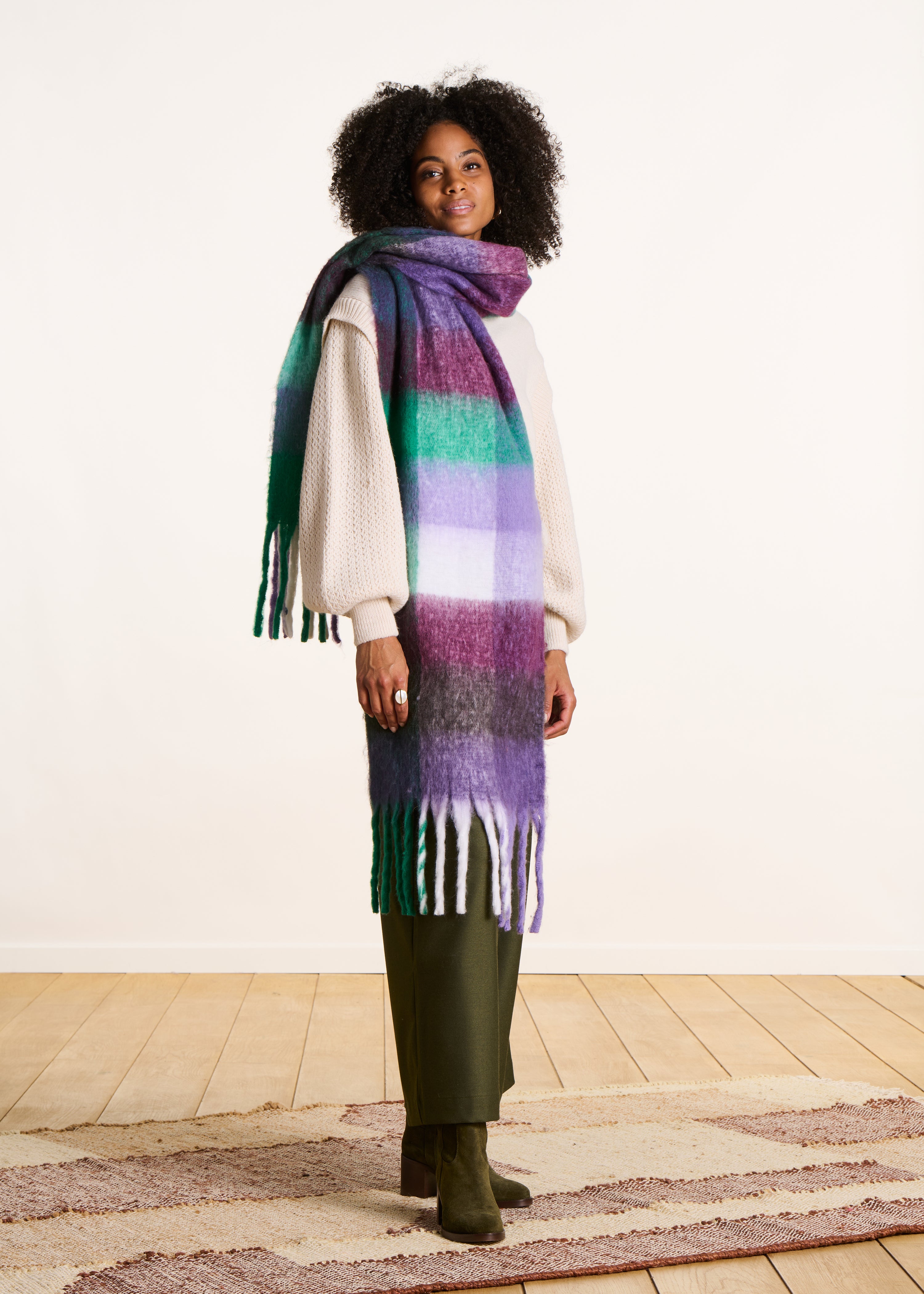 Paarse geruite sjaal