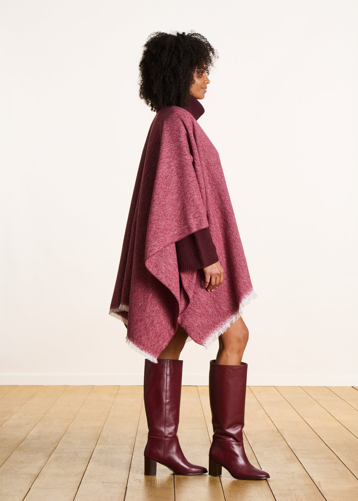 Poncho rouge à franges