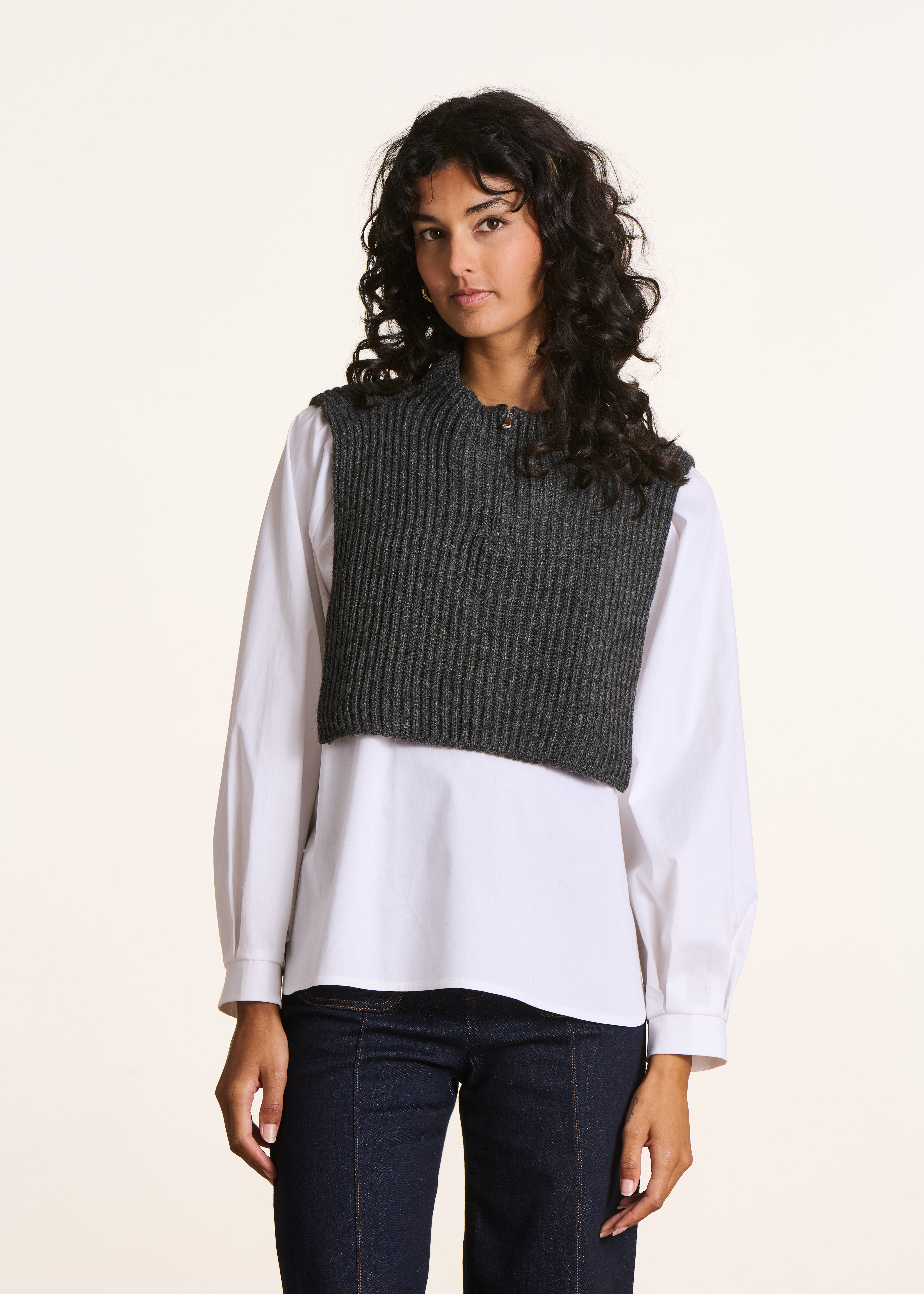 Plastron en maille gris zippé