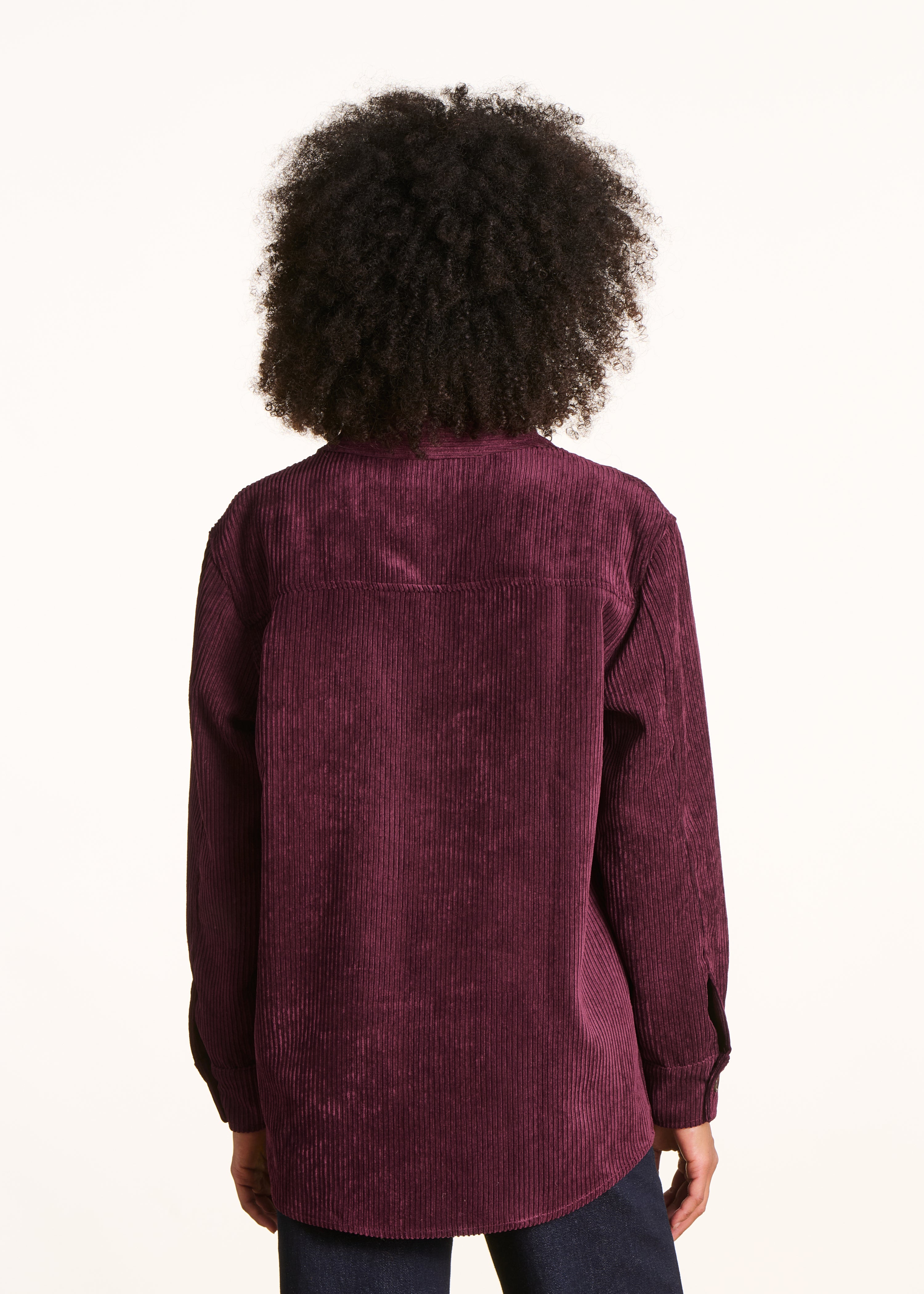 Chemise bordeaux en velours côtelé