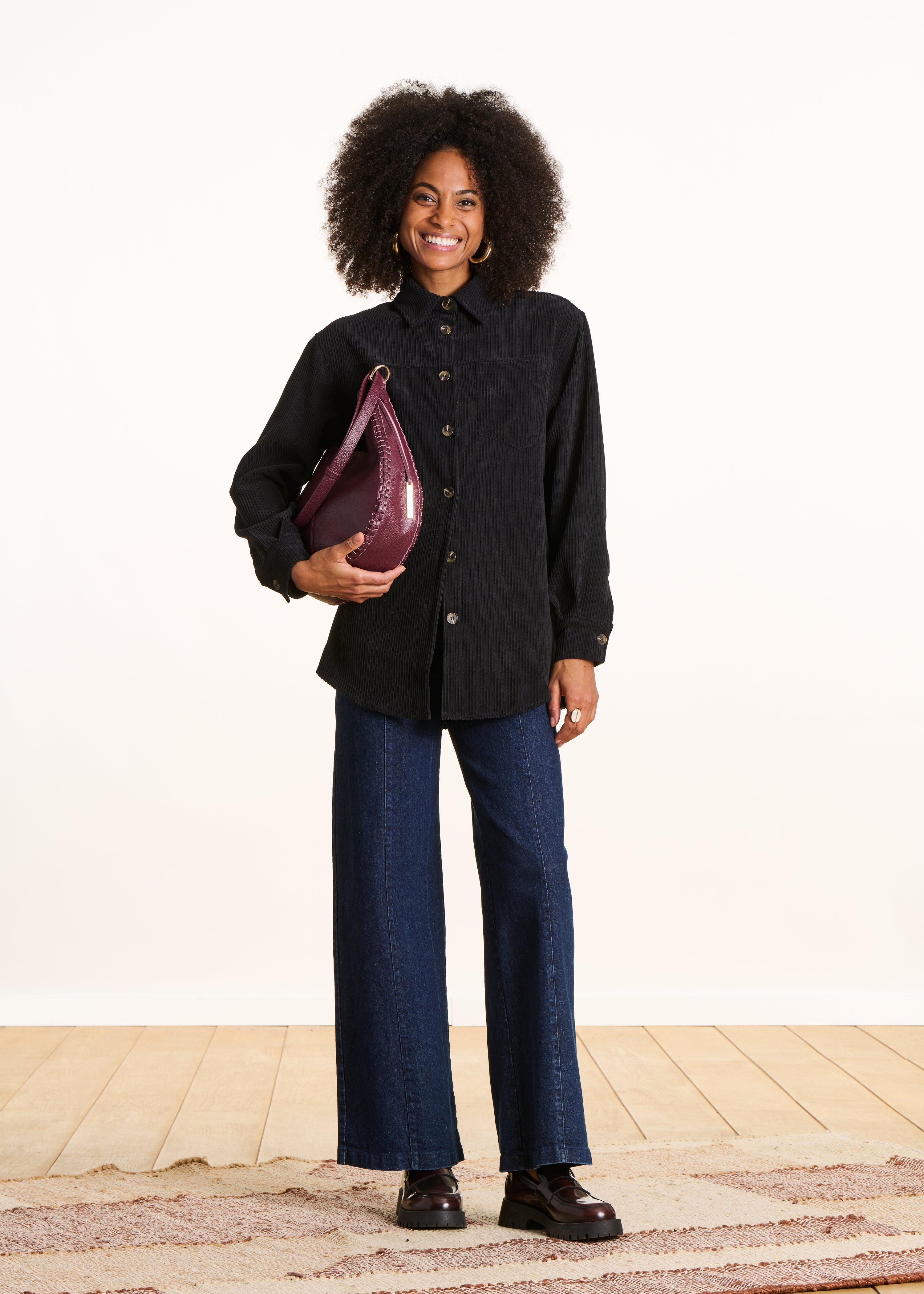 Chemise noire en velours côtelé