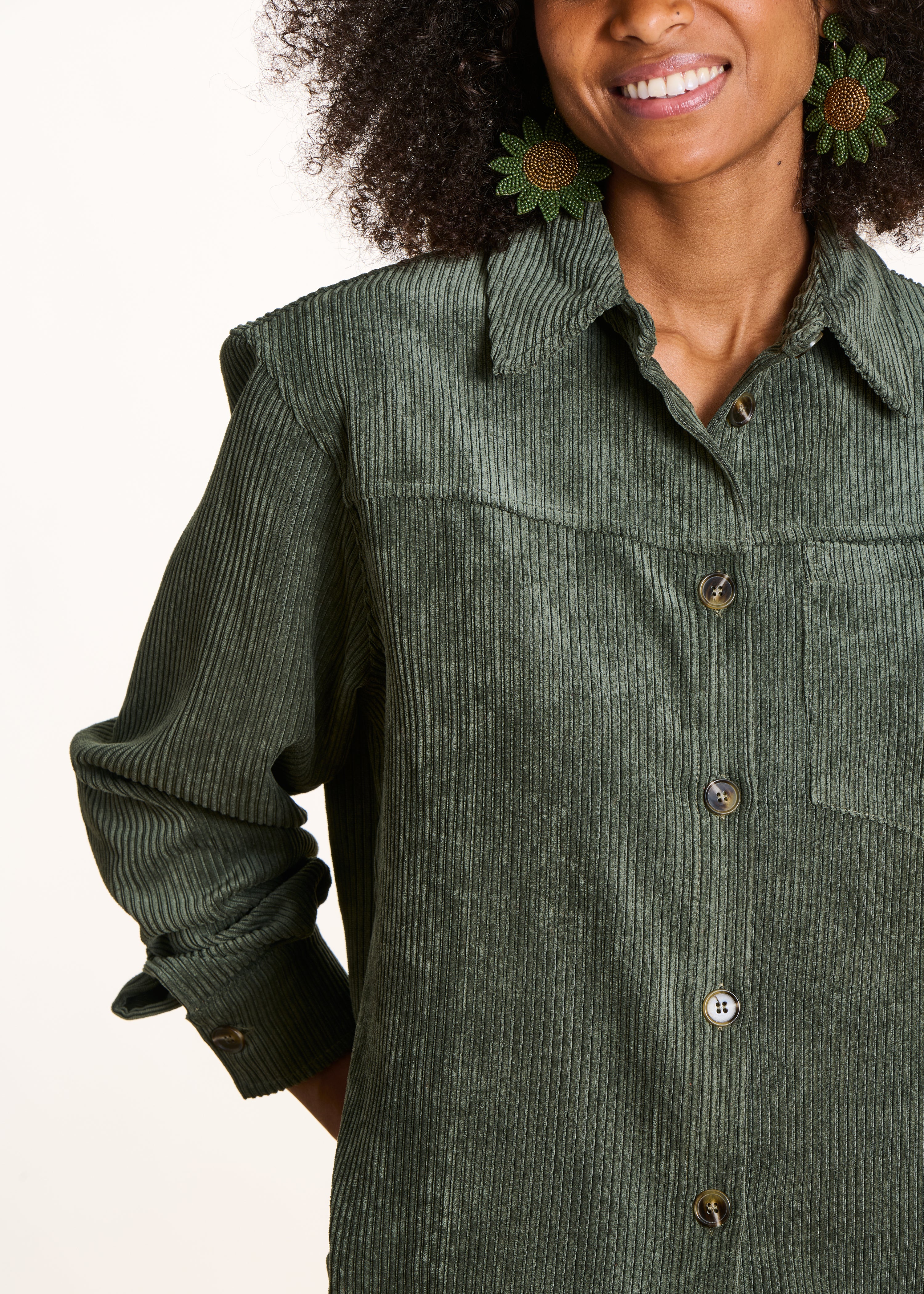 Chemise kaki en velours côtelé