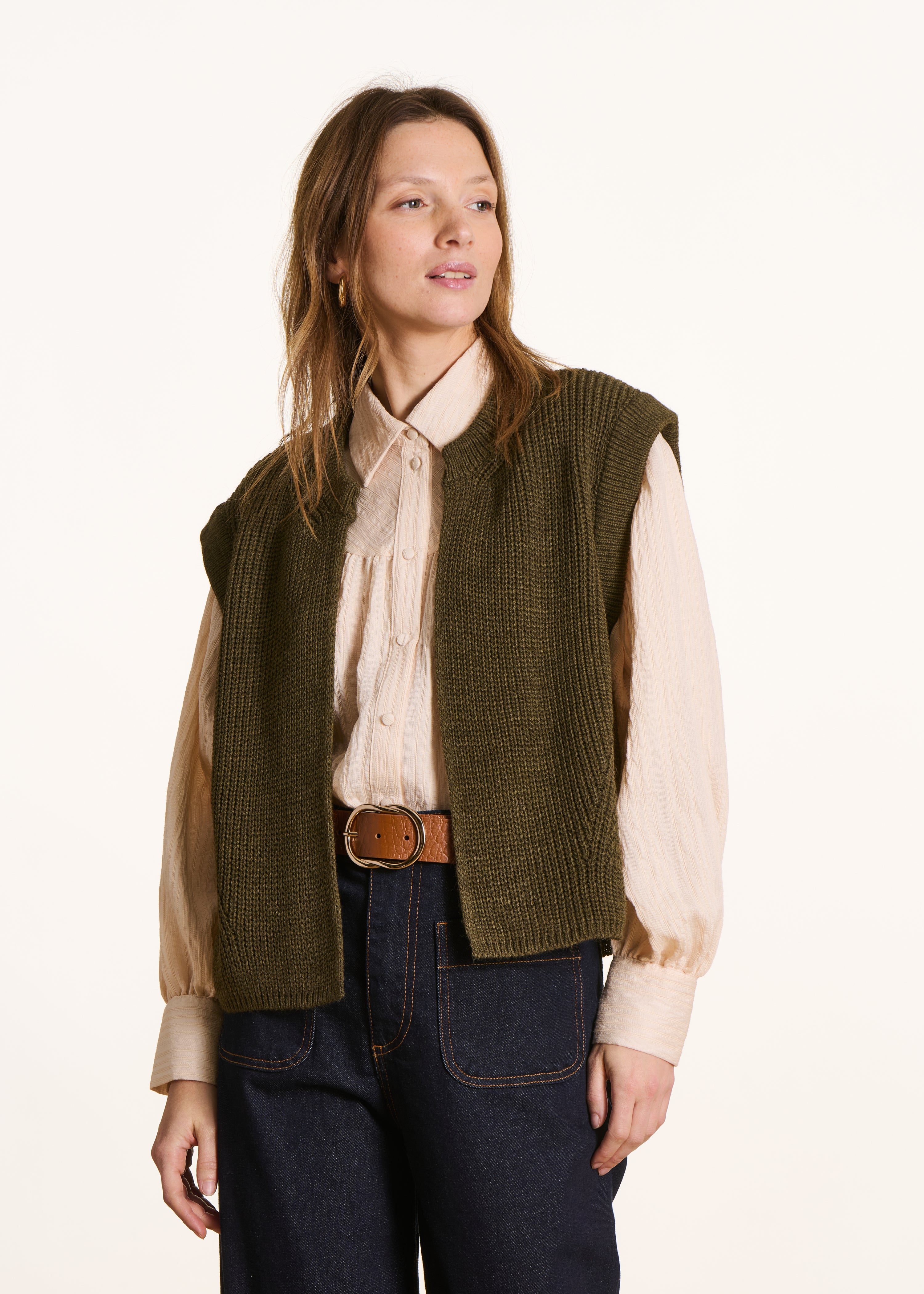 Short sleeveless cardigan in pearl ribbed khaki