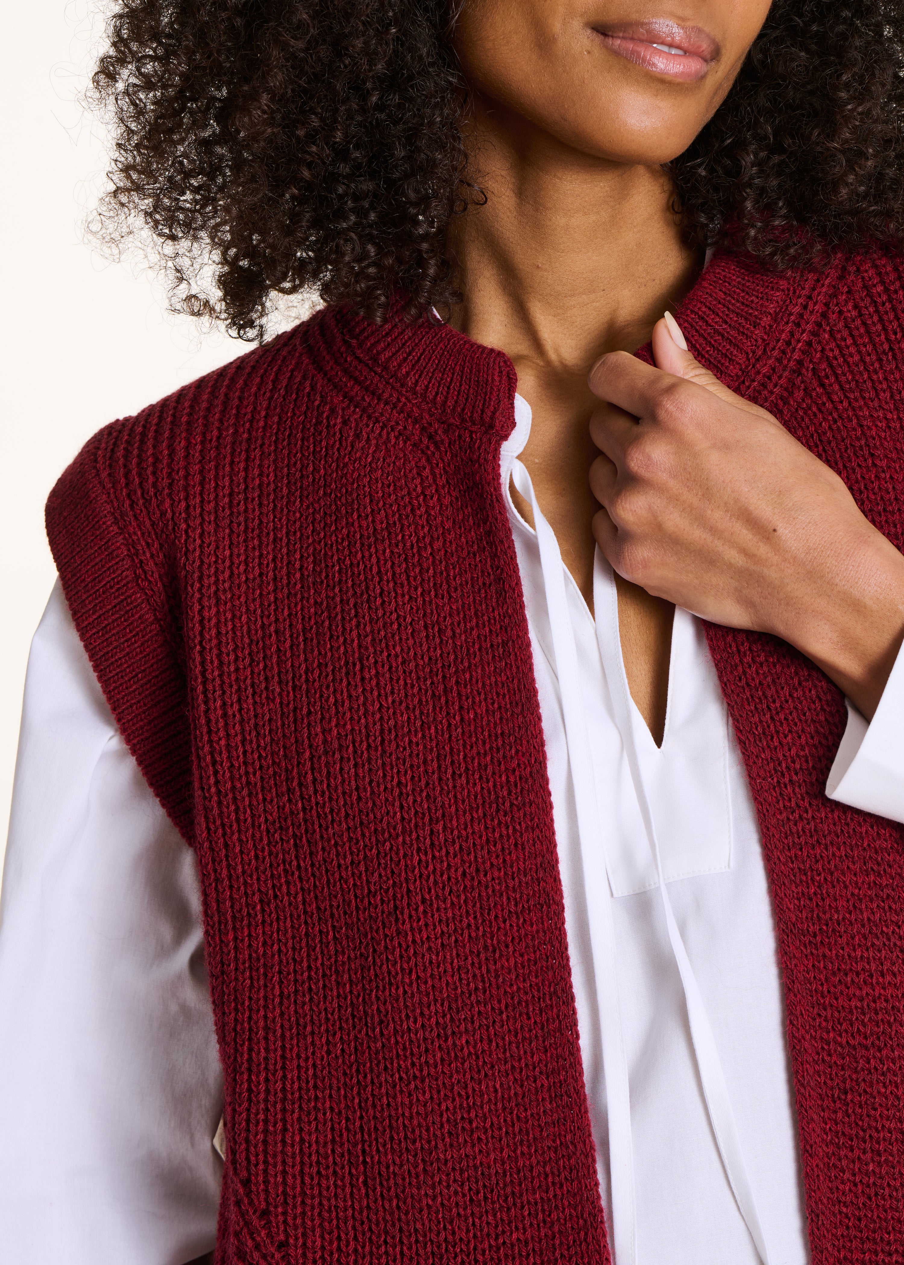 Gilet corto senza maniche bordeaux in coste perlée