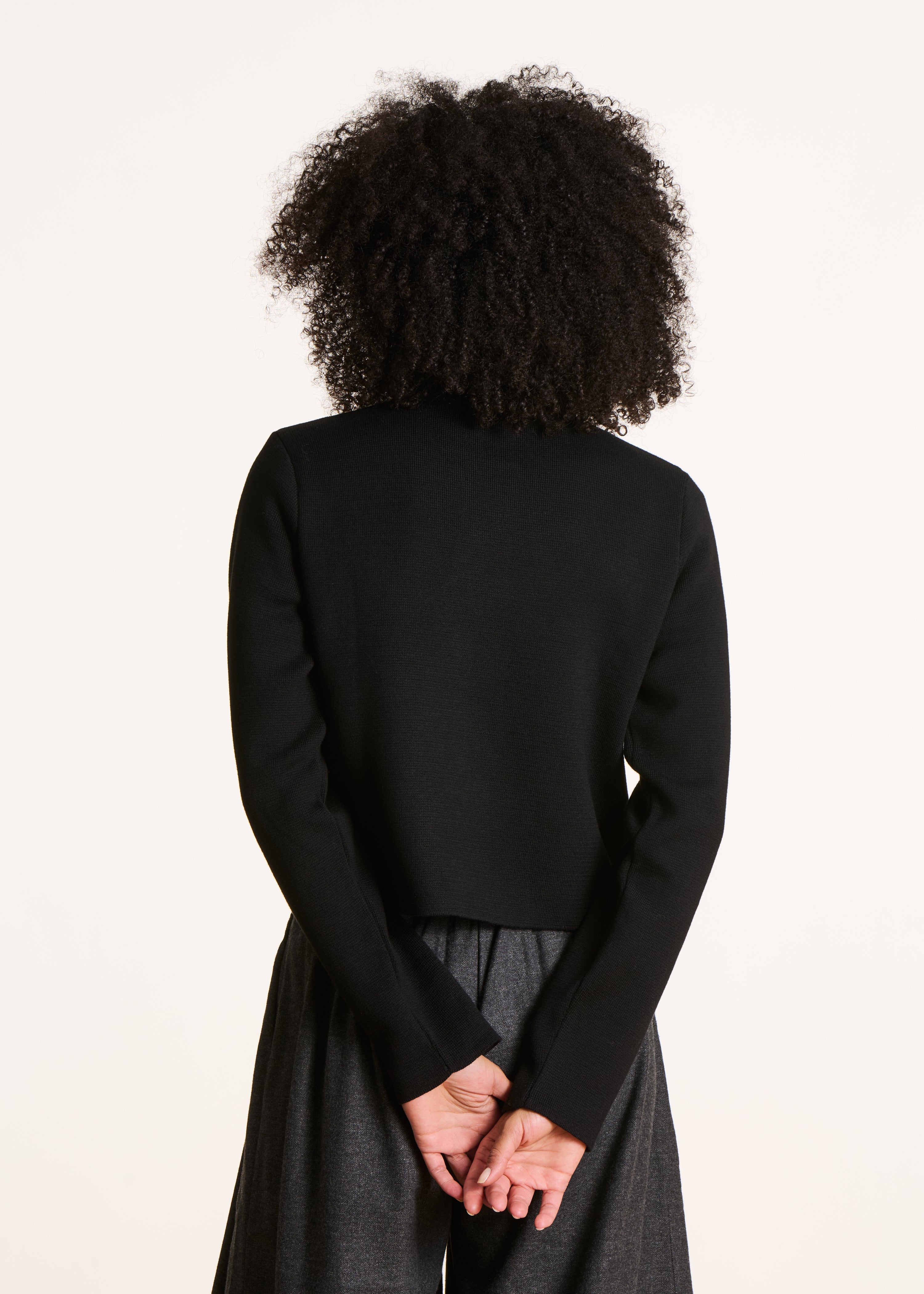 Gilet court noir en maille col chemise