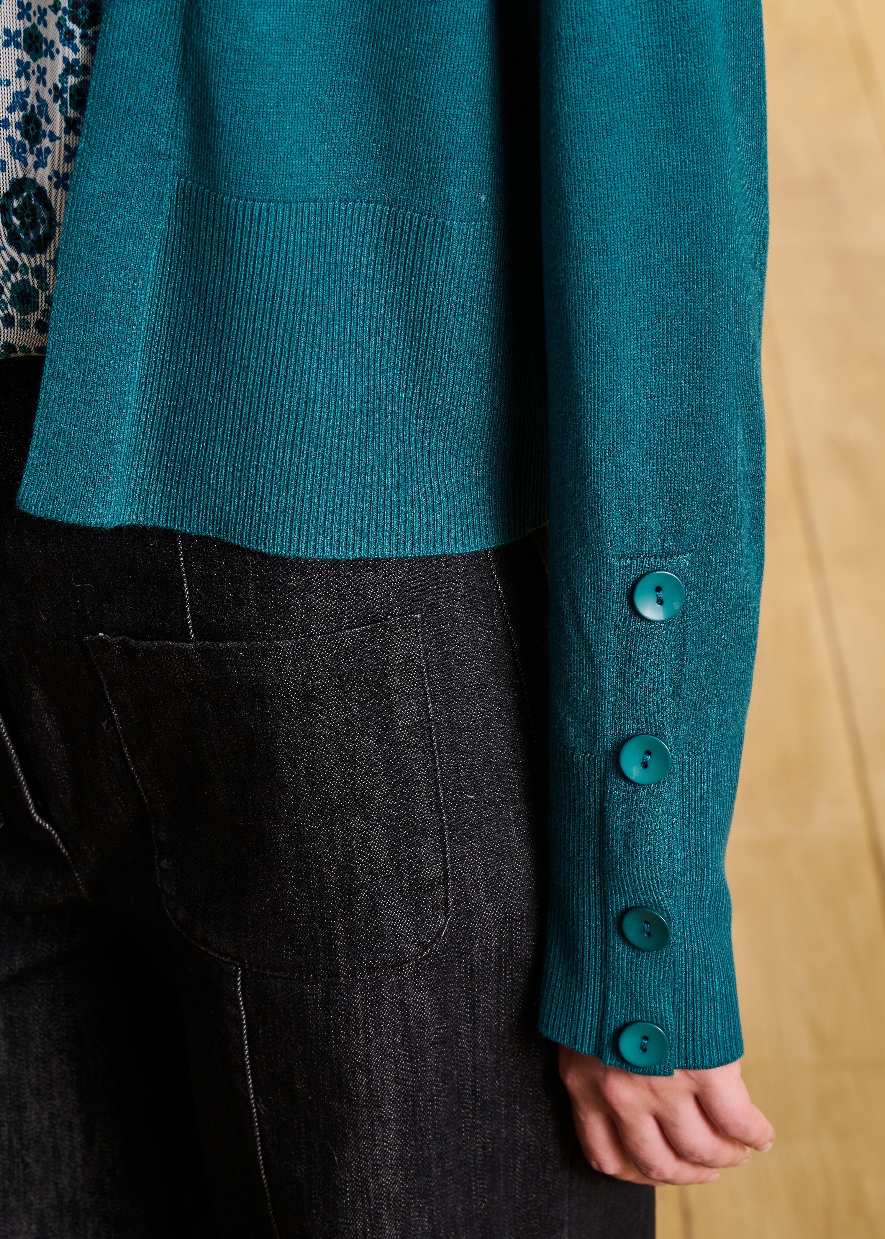 Gilet corto aperto in maglia fine blu anatra