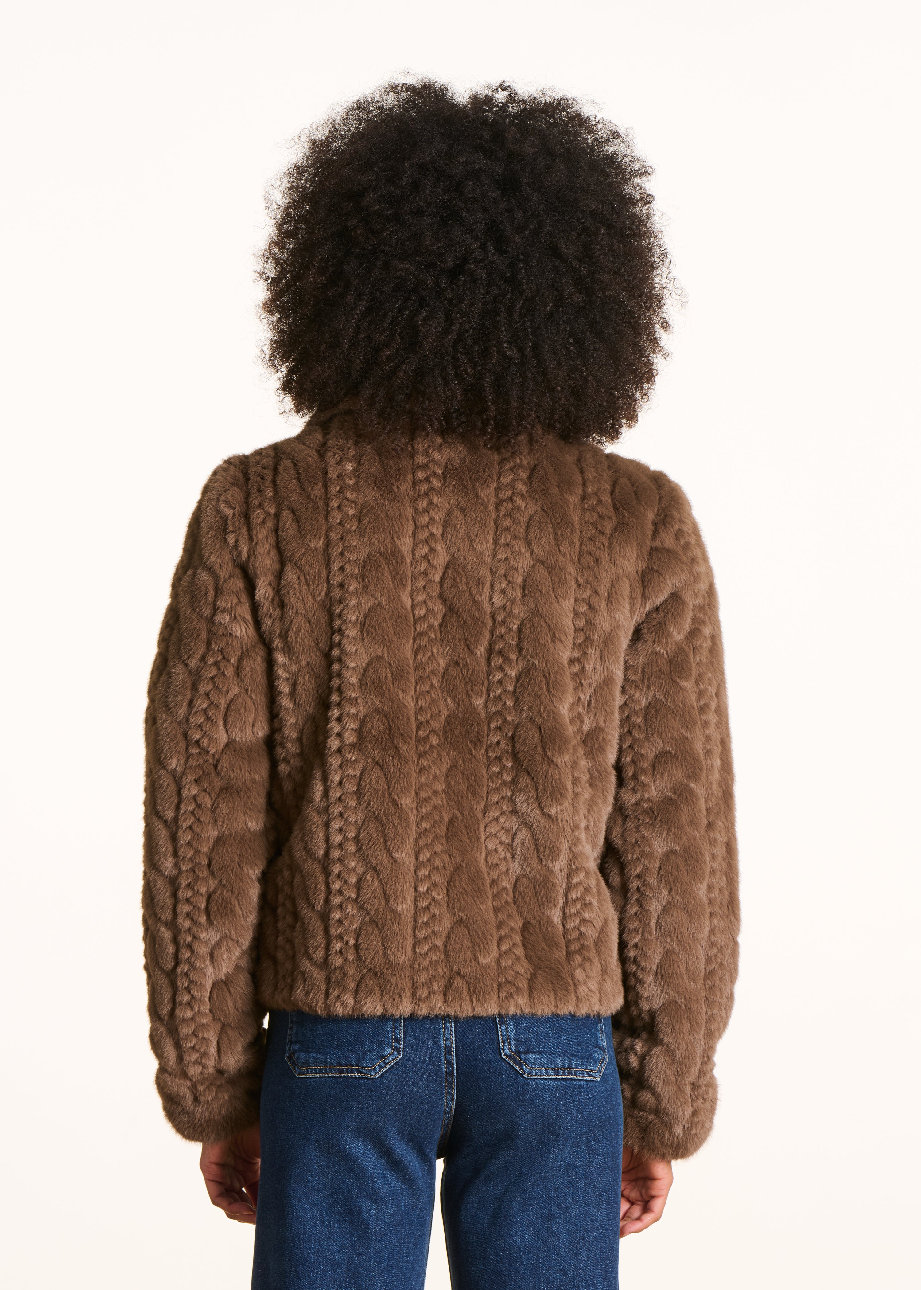 Short brown coat in faux fur