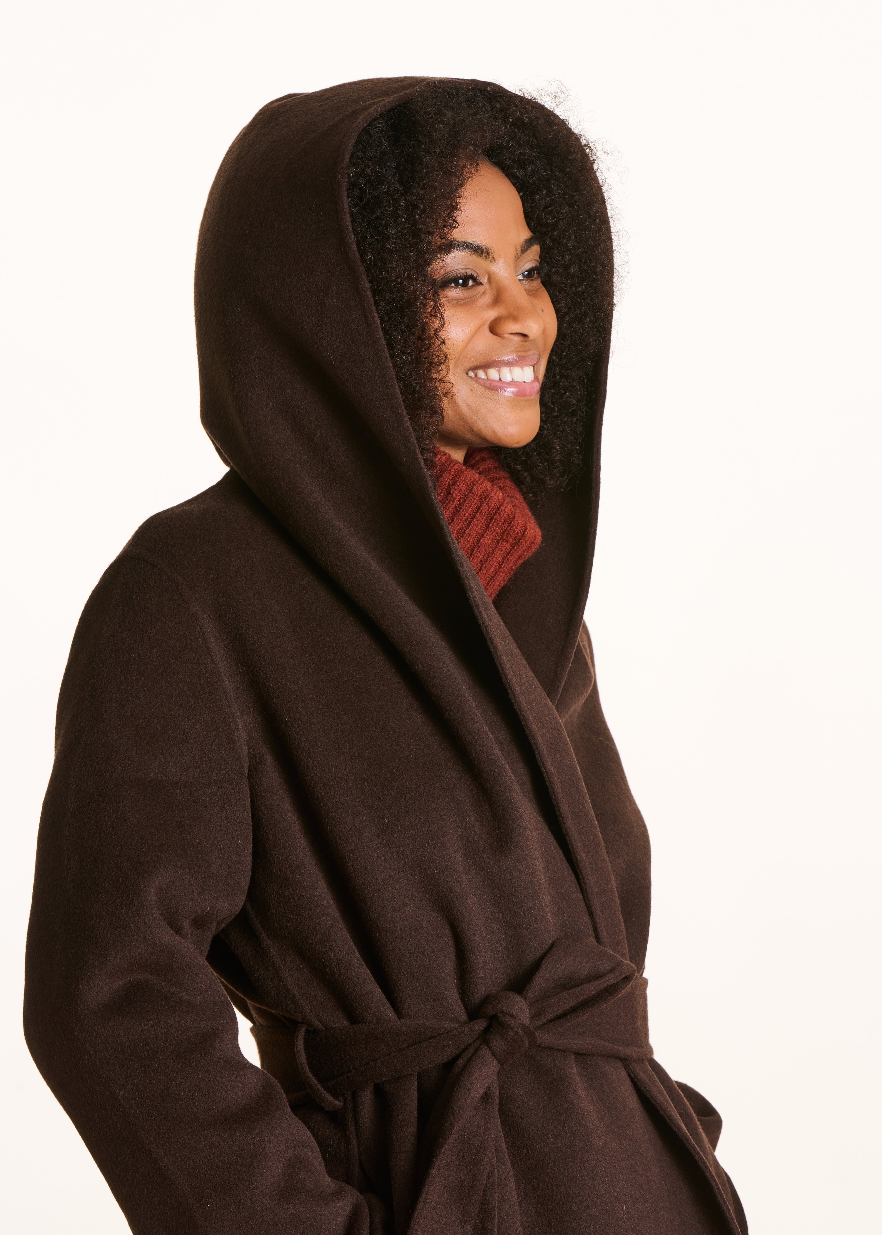 Brauner 3/4-Mantel mit Kapuze aus Wolle