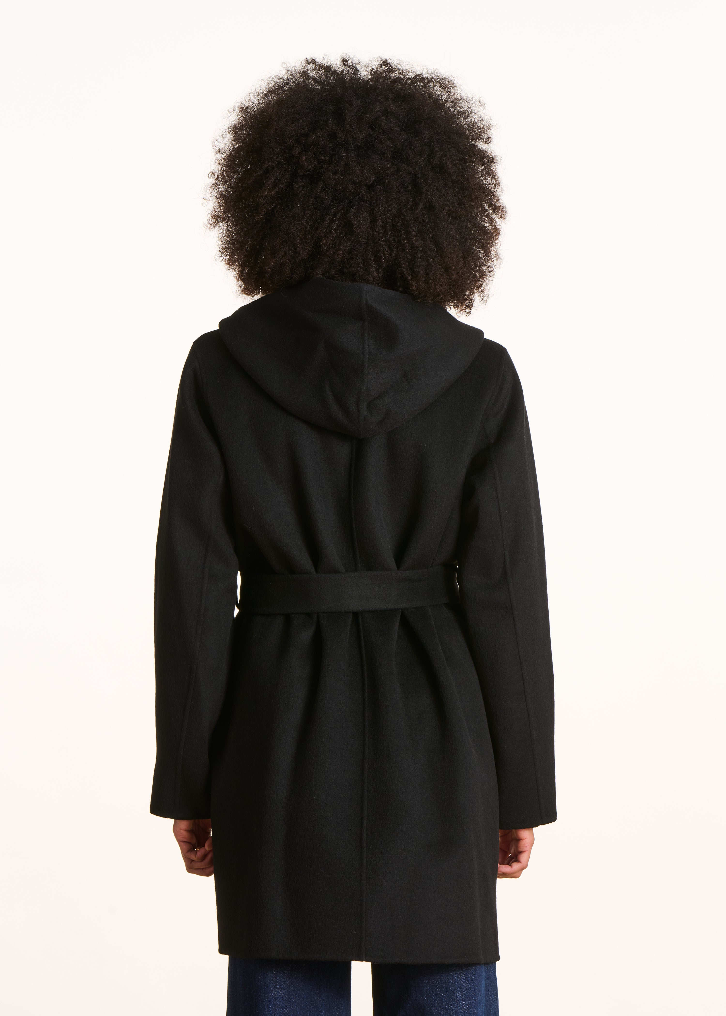 Manteau 3/4 noir à capuche en laine