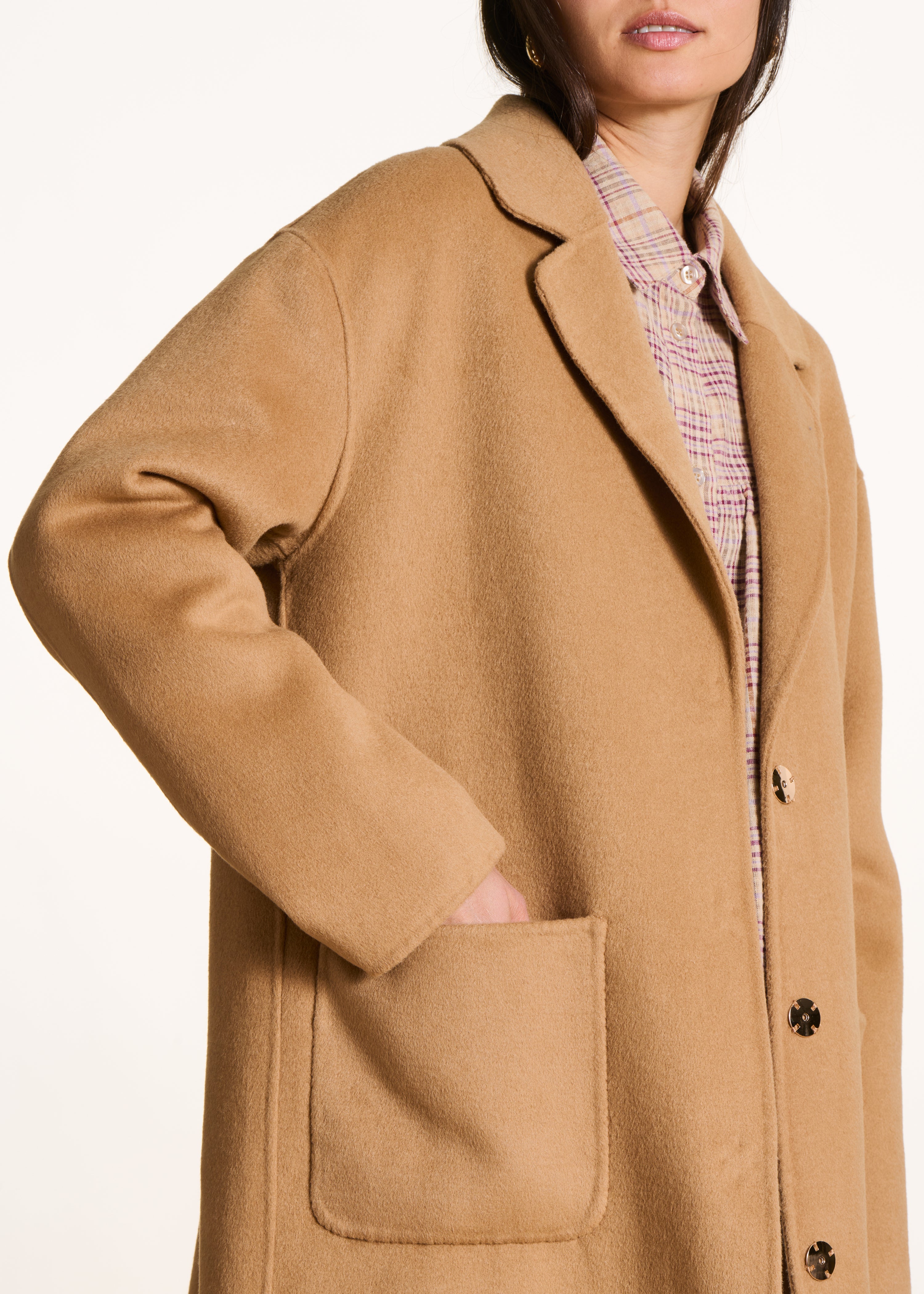 Casaco de lã camel de comprimento médio