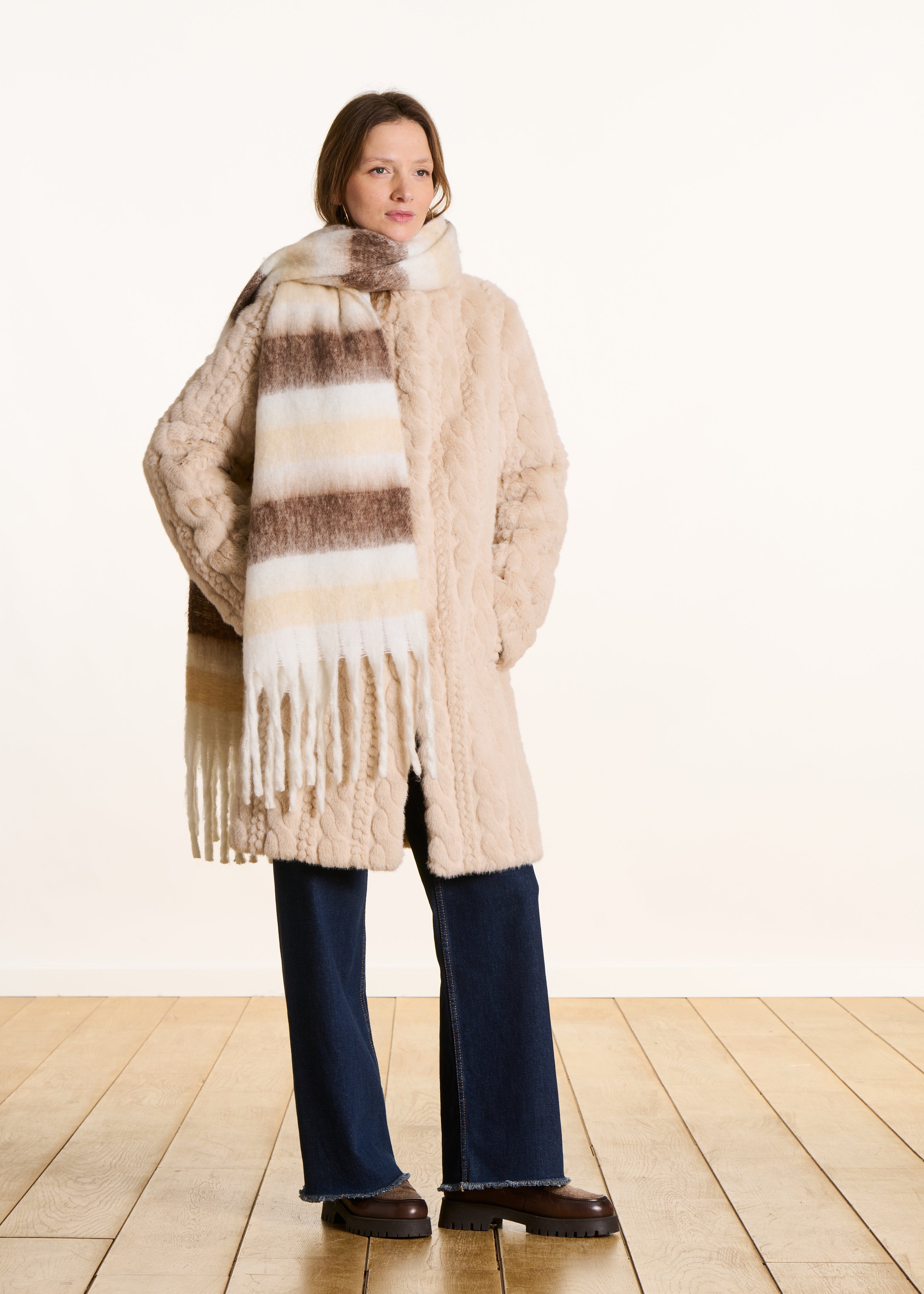 Mid-length ecru faux fur coat with pattern
