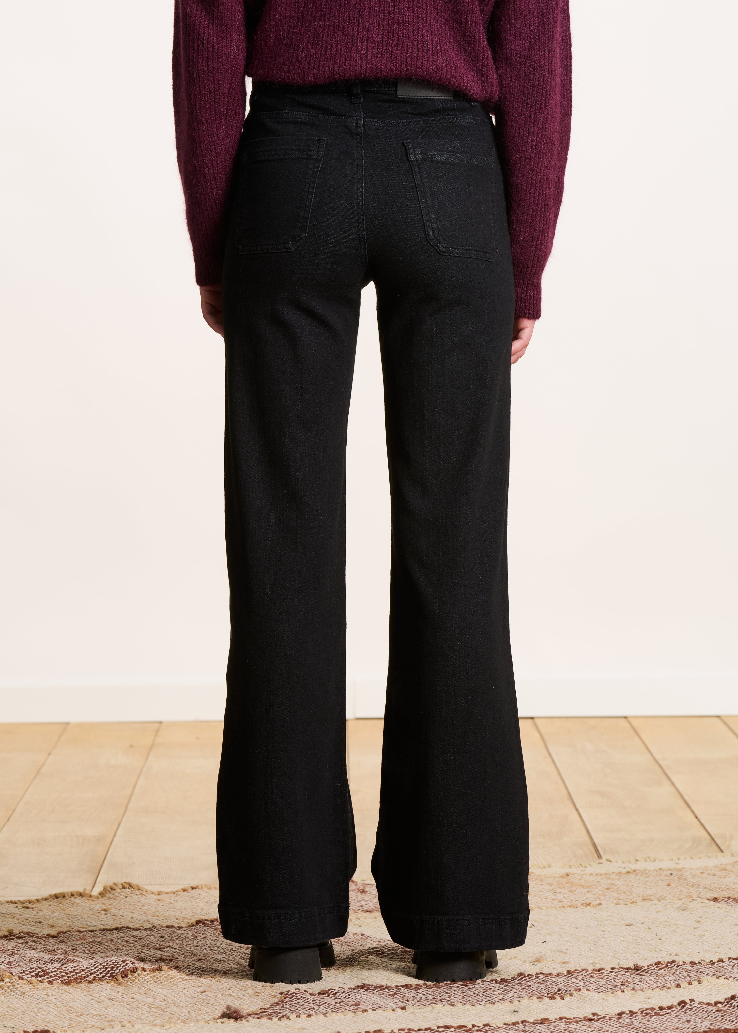 Jean large noir en coton biologique