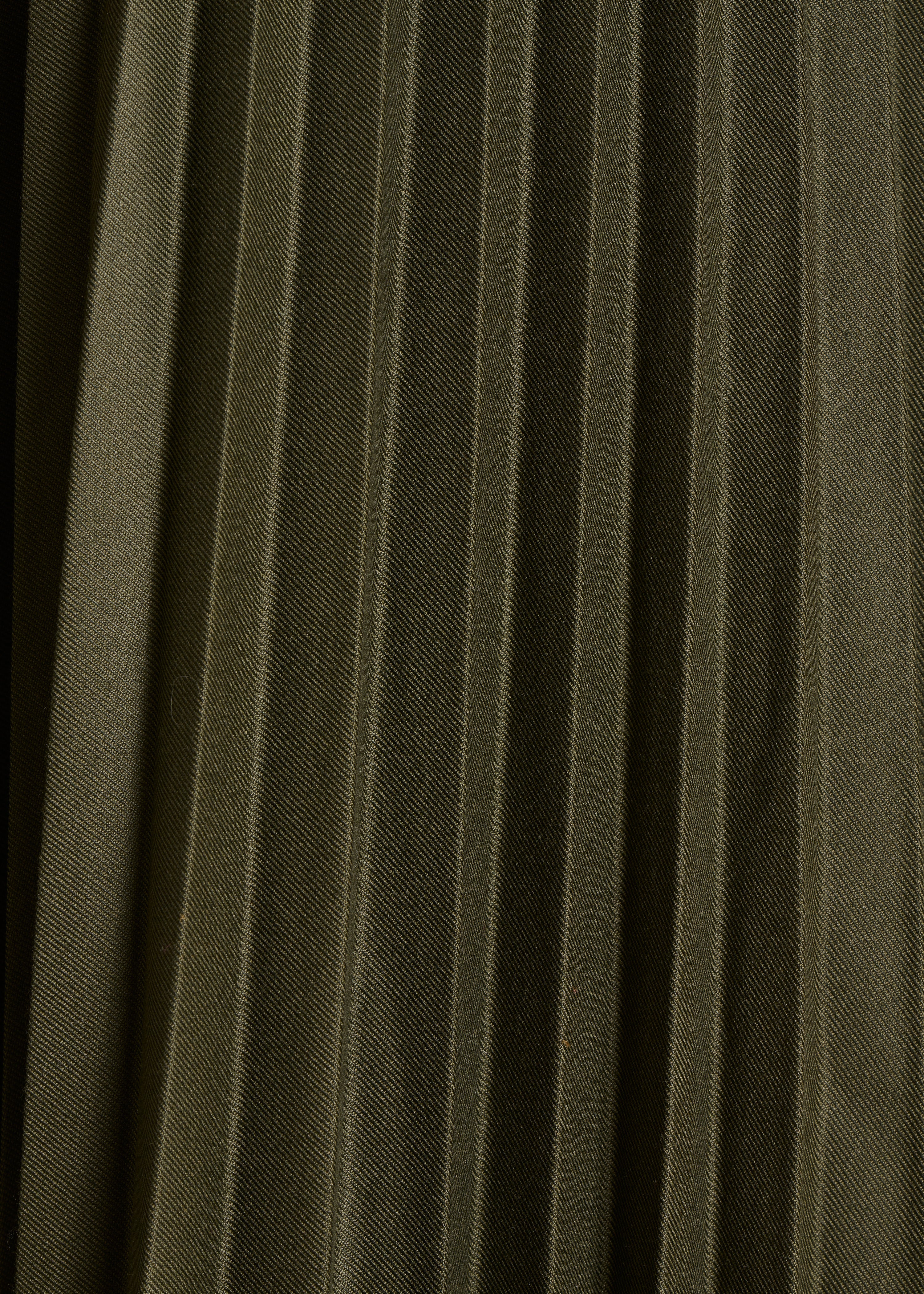 Jupe mi-longue kaki en flanelle plissée