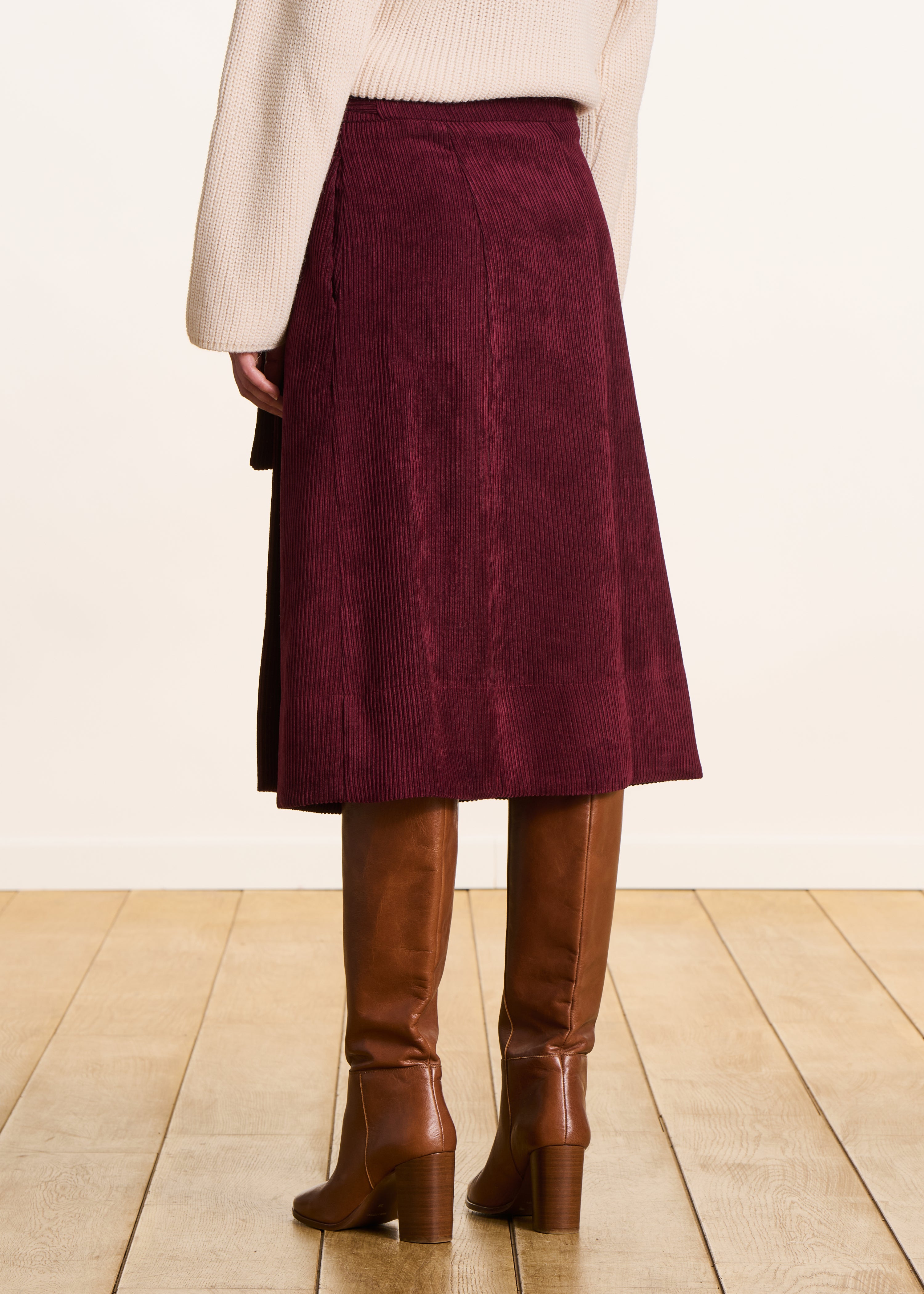 Jupe portefeuille mi-longue en velours côtelé bordeaux