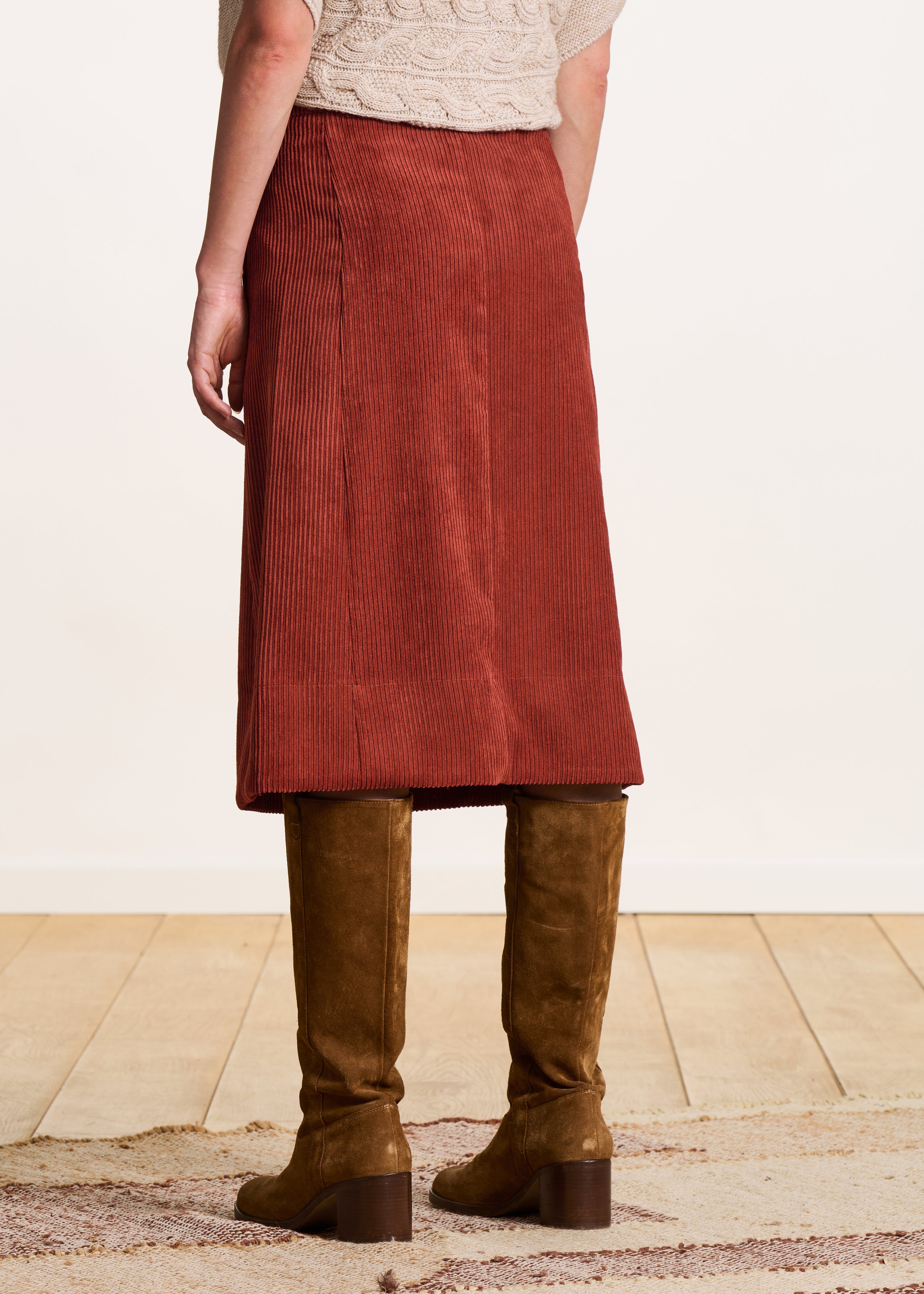Jupe portefeuille mi-longue en velours côtelé terracotta