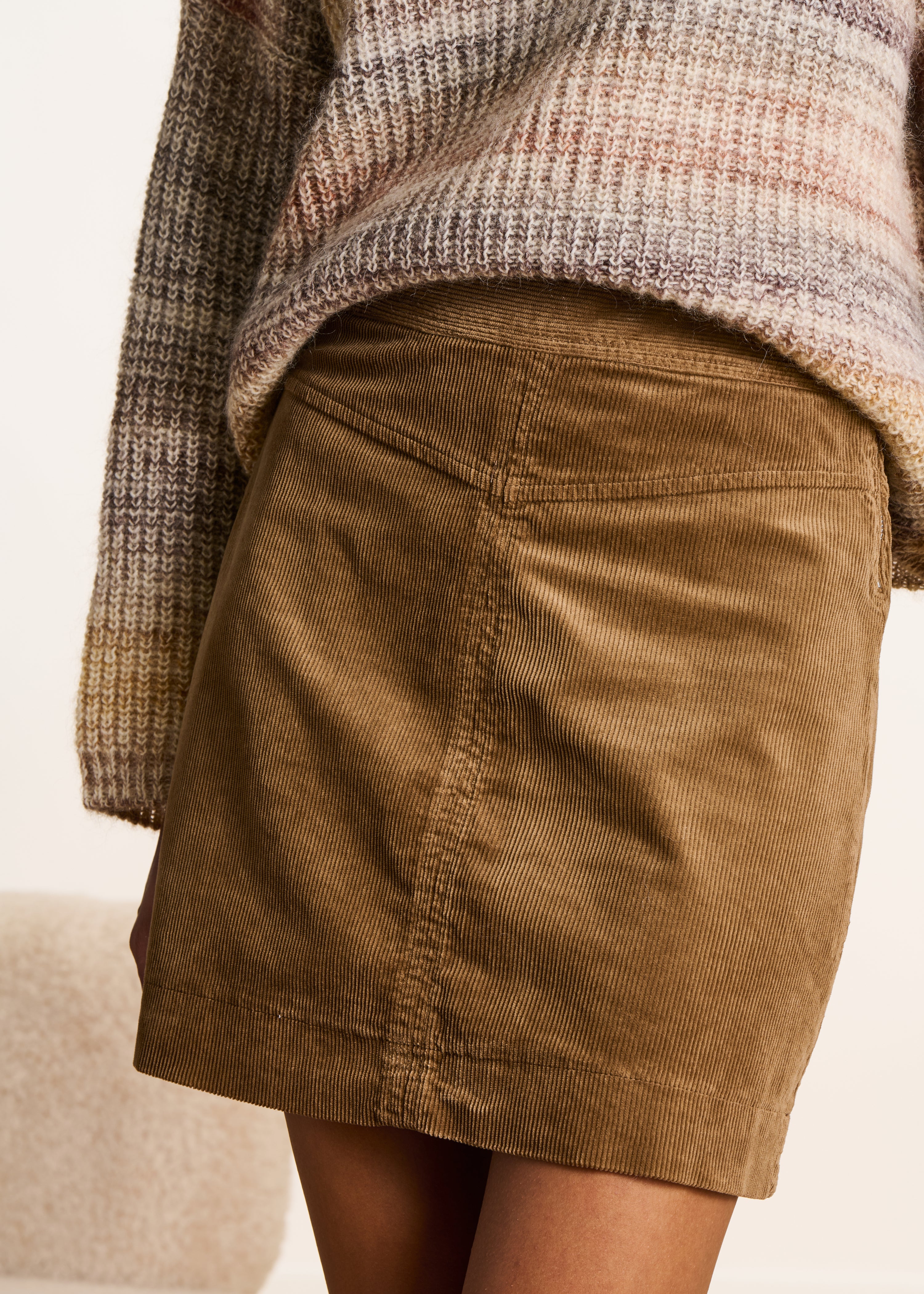 Jupe courte en velours marron