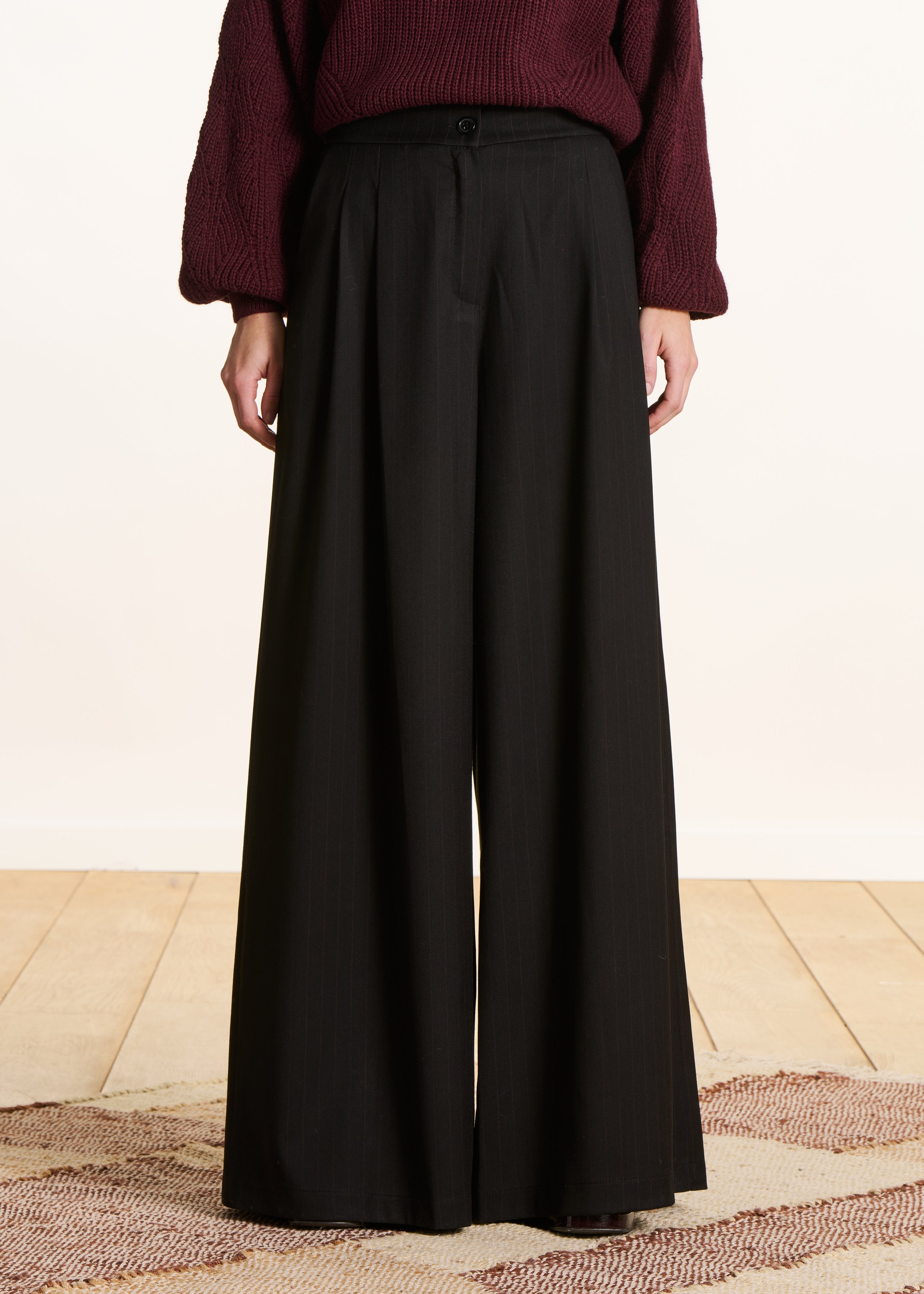 Pantalon noir oversize rayé taille haute