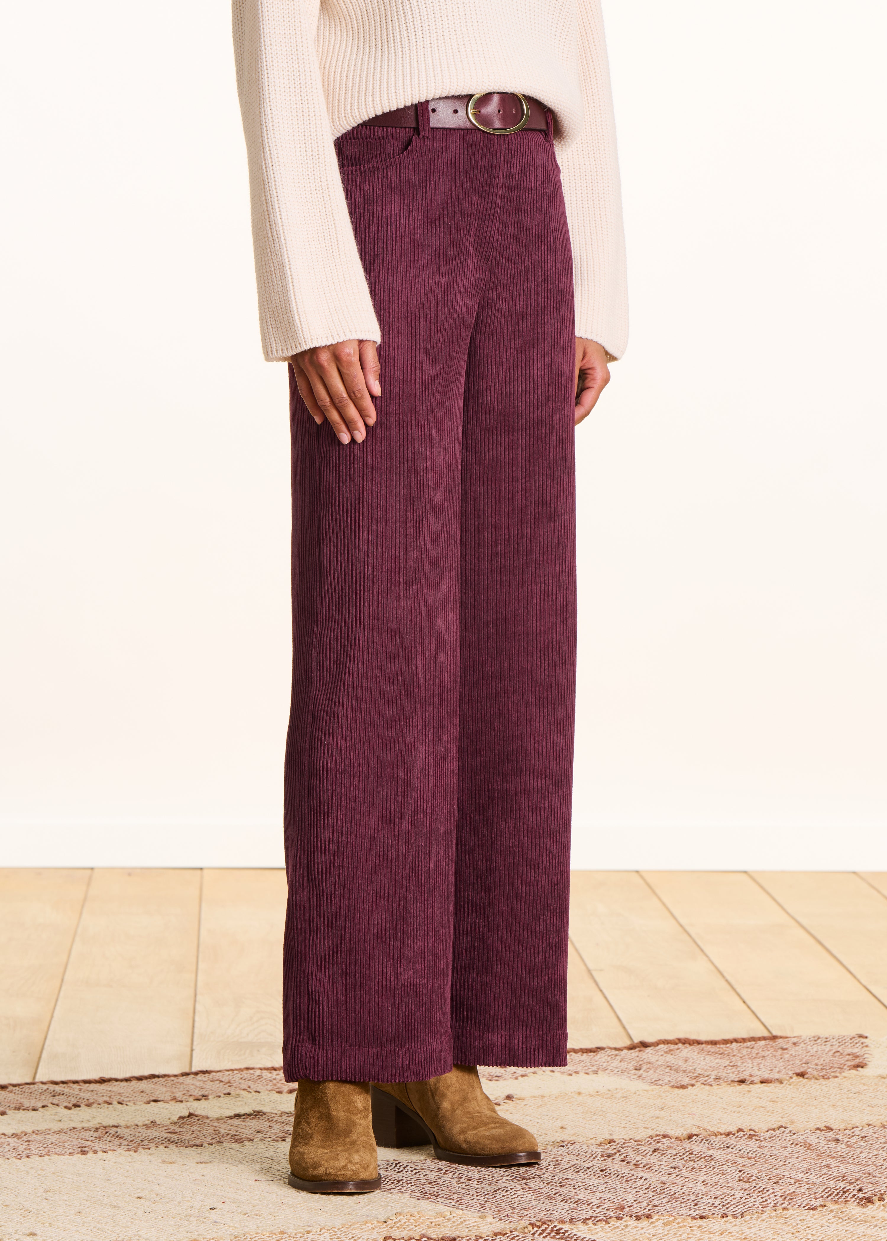 Pantaloni in velluto bordeaux a gamba larga