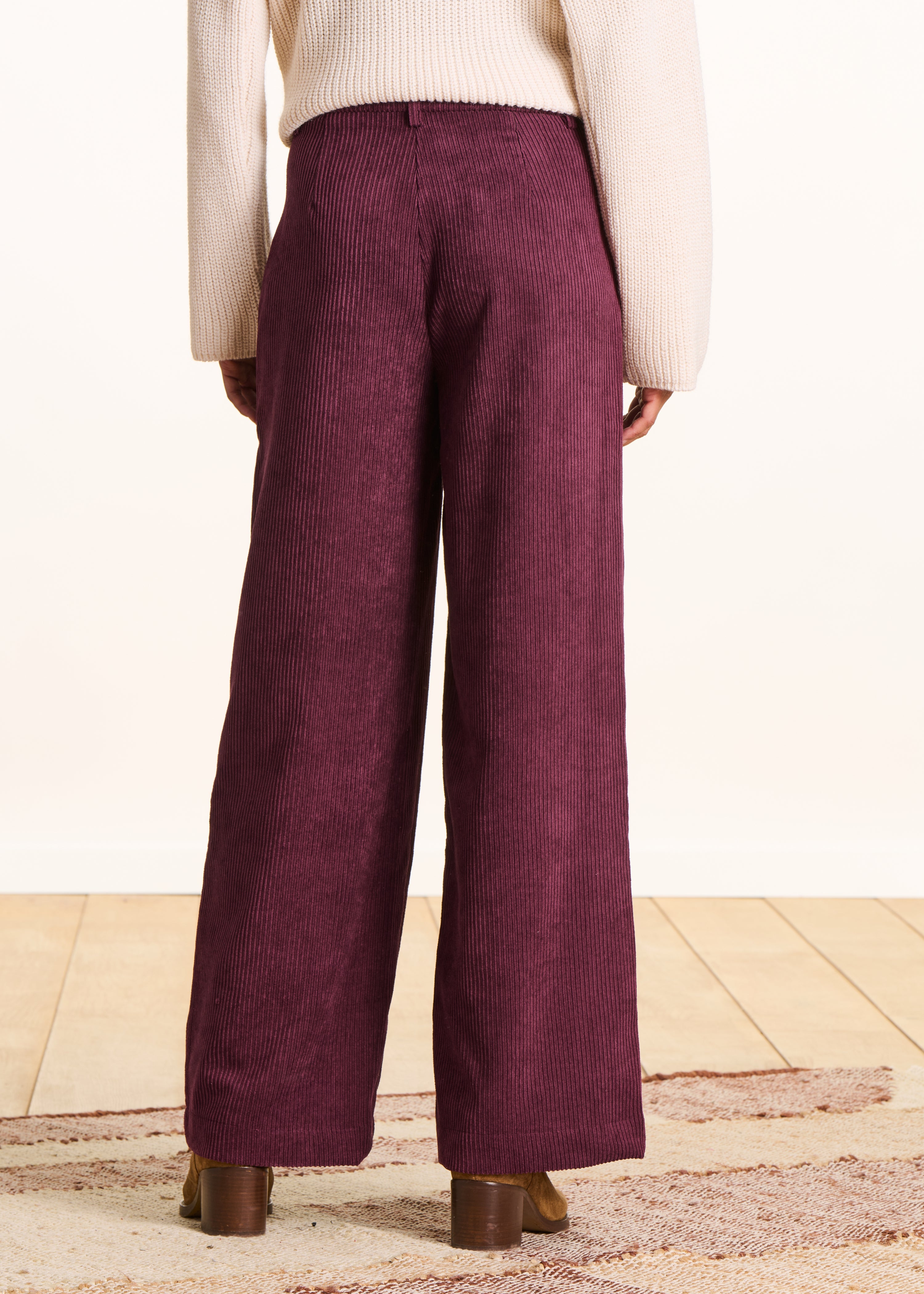 Pantaloni in velluto bordeaux a gamba larga