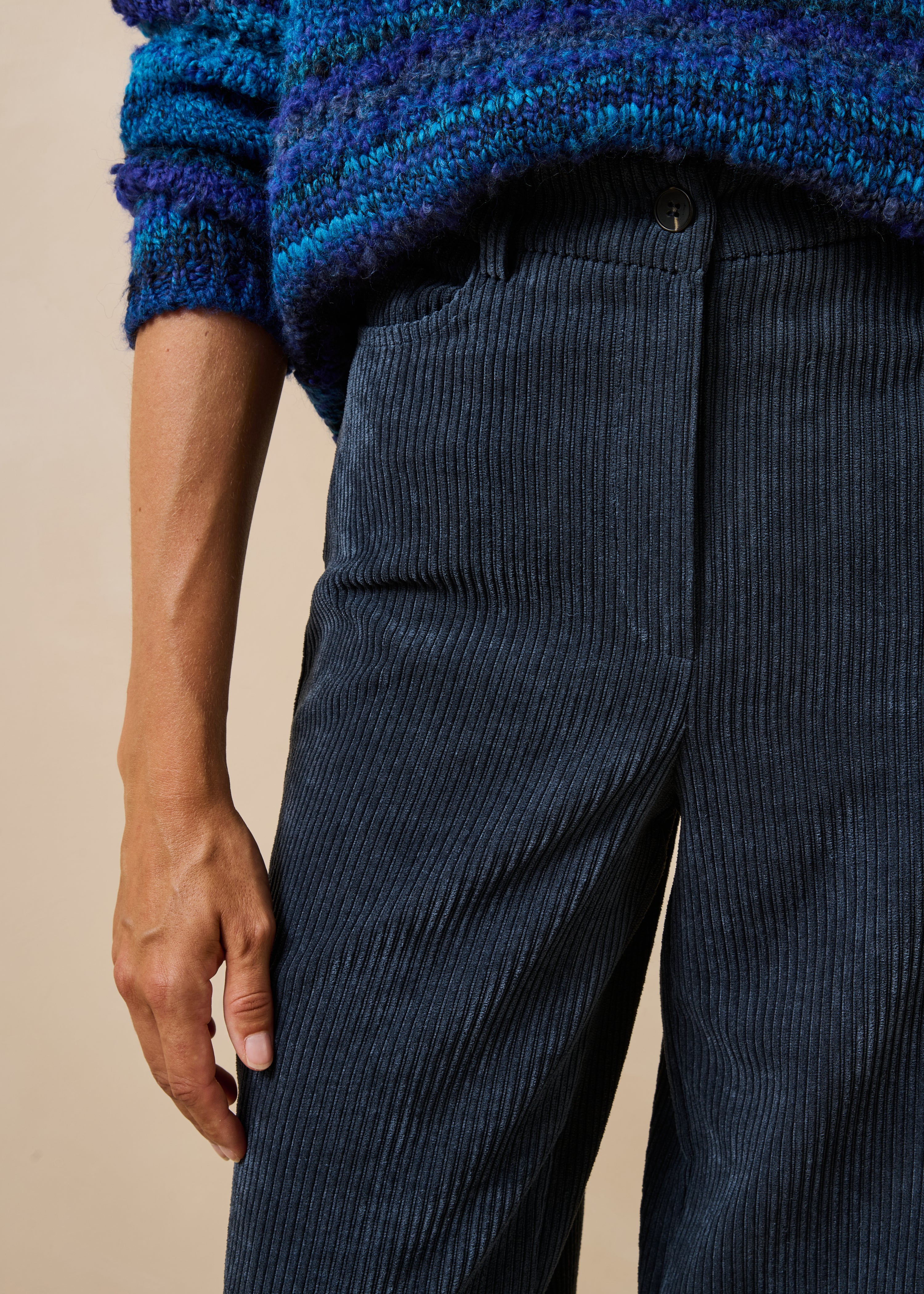 Pantalone largo blu grigio in velluto a coste
