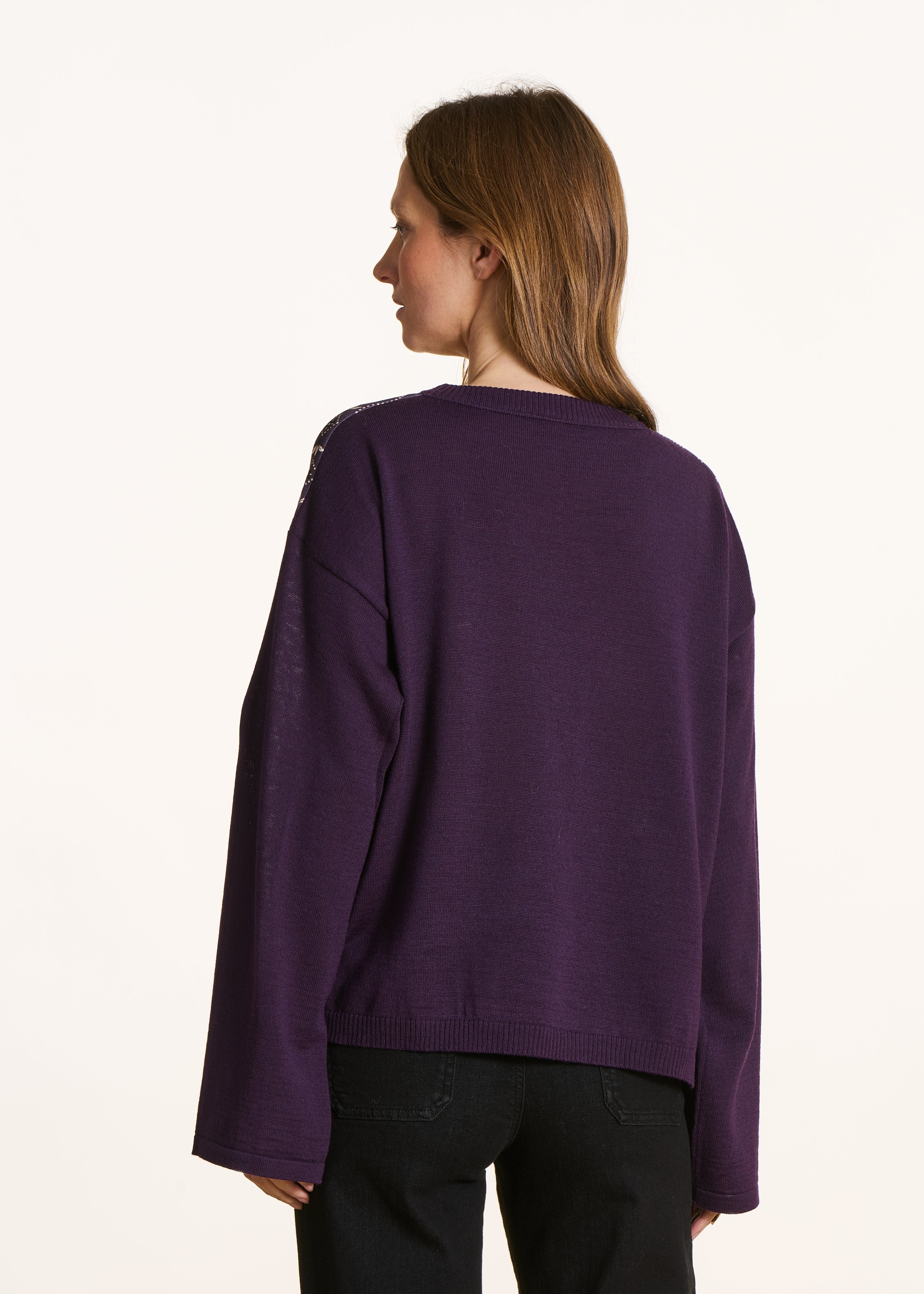 Pull bi-matière prune en laine avec empiècement foulard