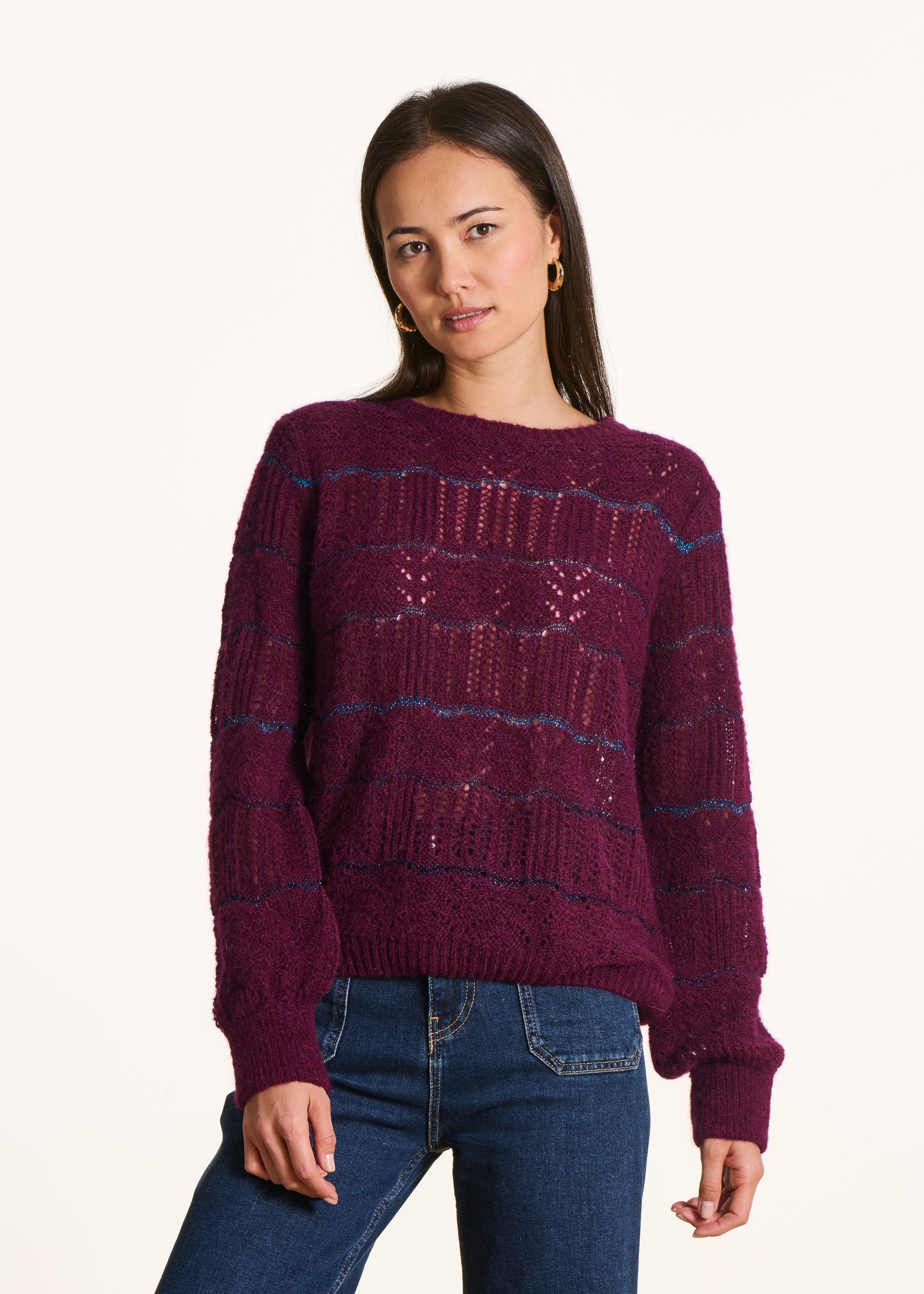 Short burgundy openwork knit sweater with round neckline