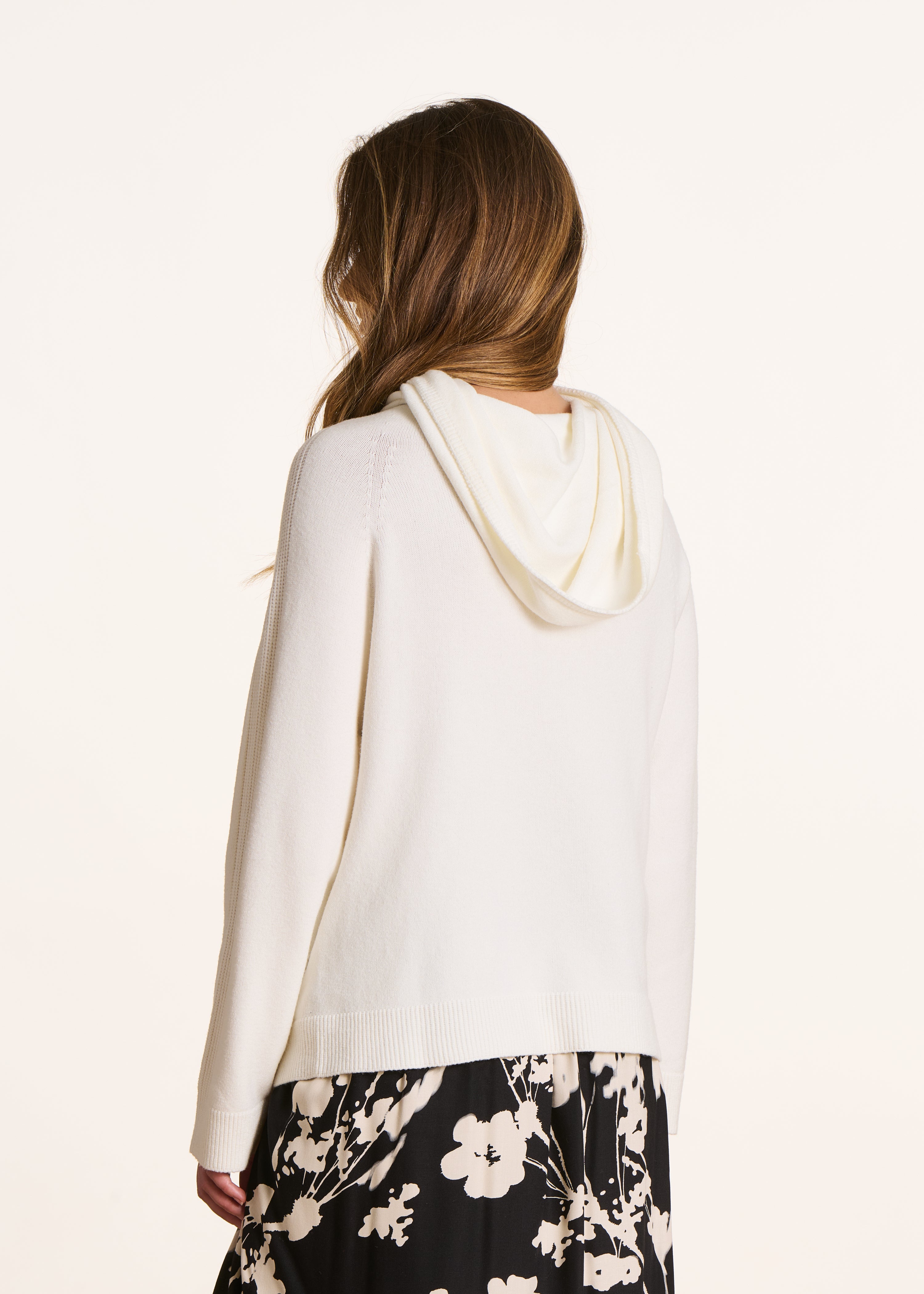 Pull écru en maille manches longues