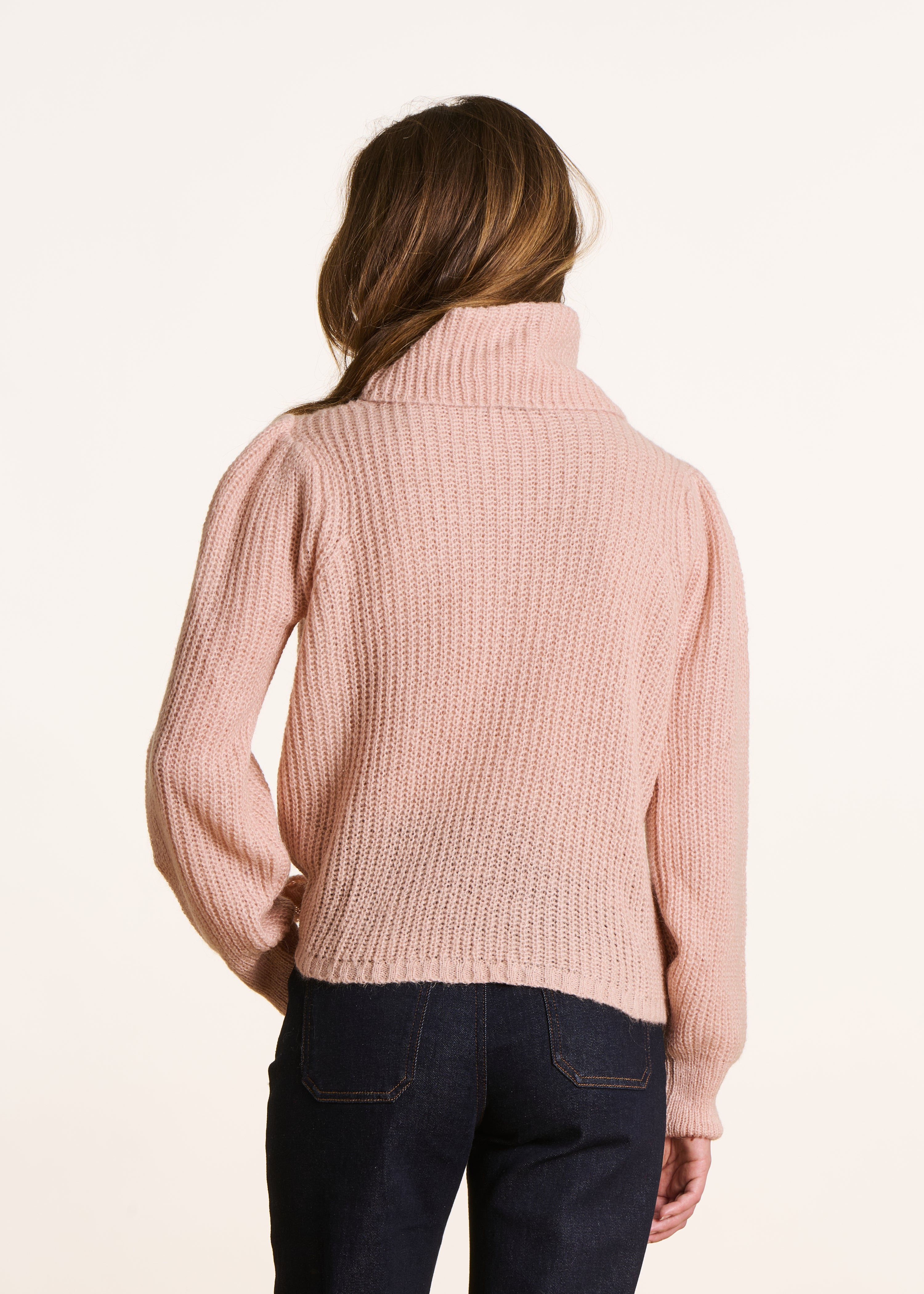 Pull rose poudré manches longues col roulé