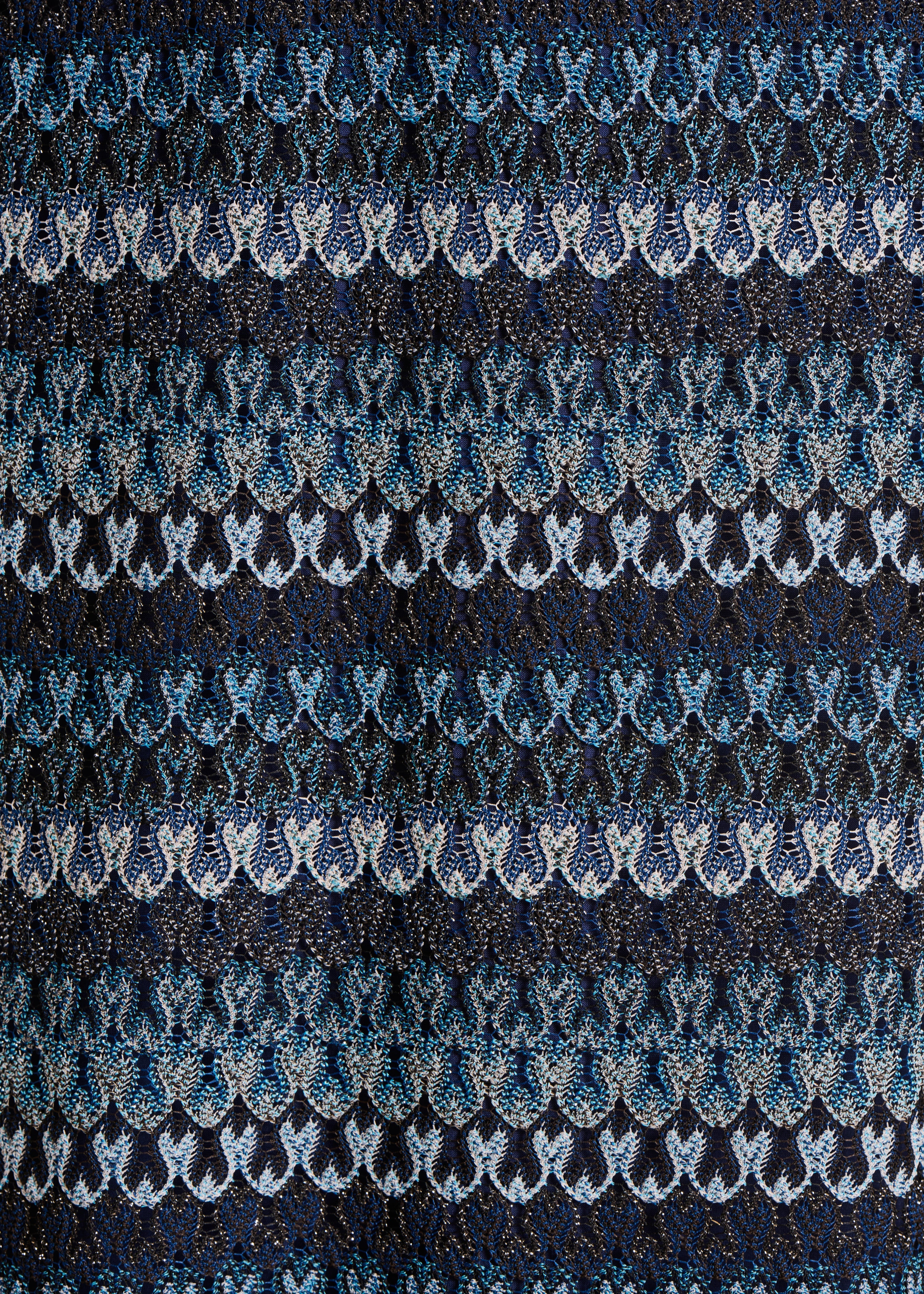 Langes Kleid in Petrolblau aus Häkelstoff mit langen Ärmeln