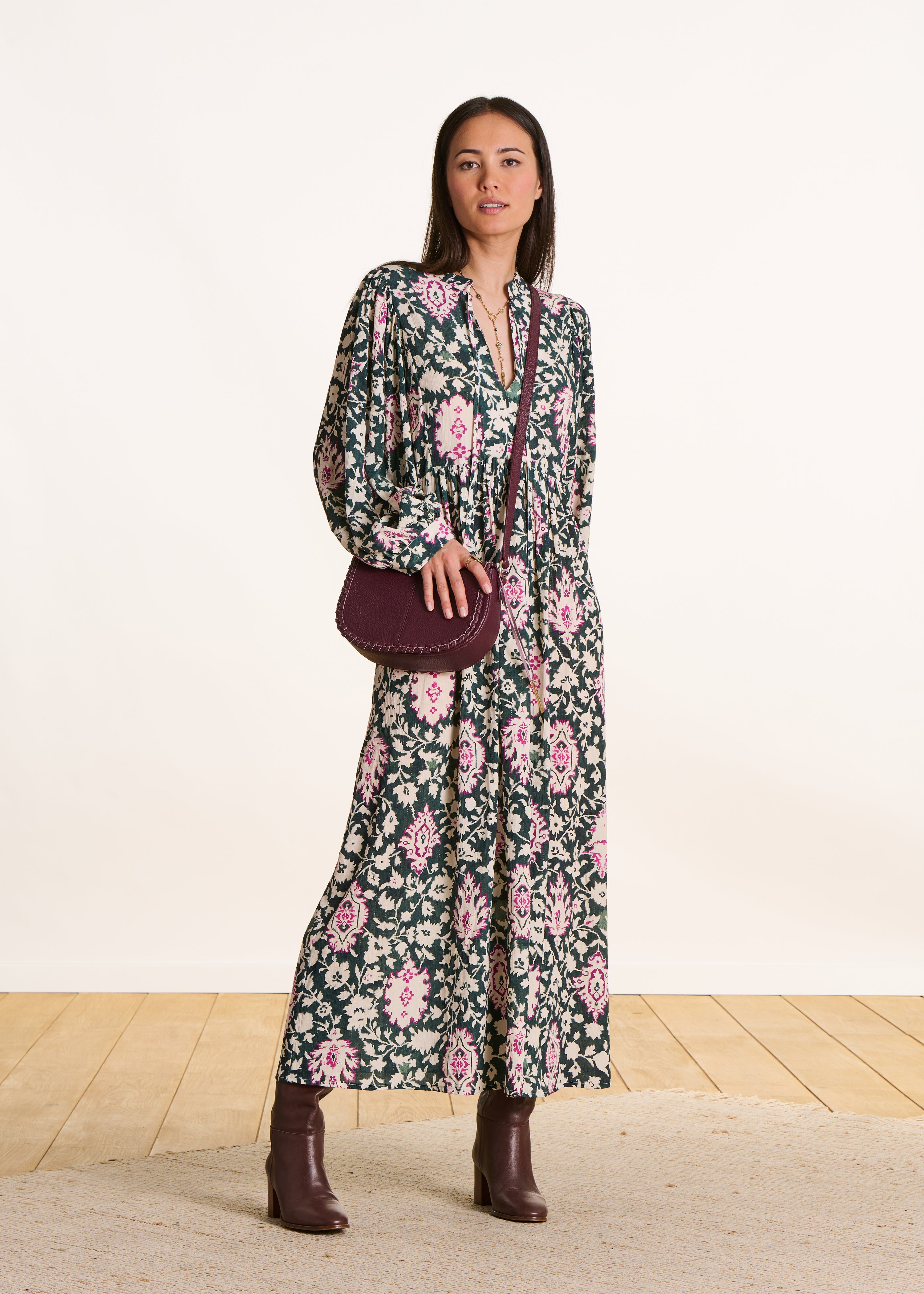 Robe longue vert foncé imprimée à manches longues bouffantes