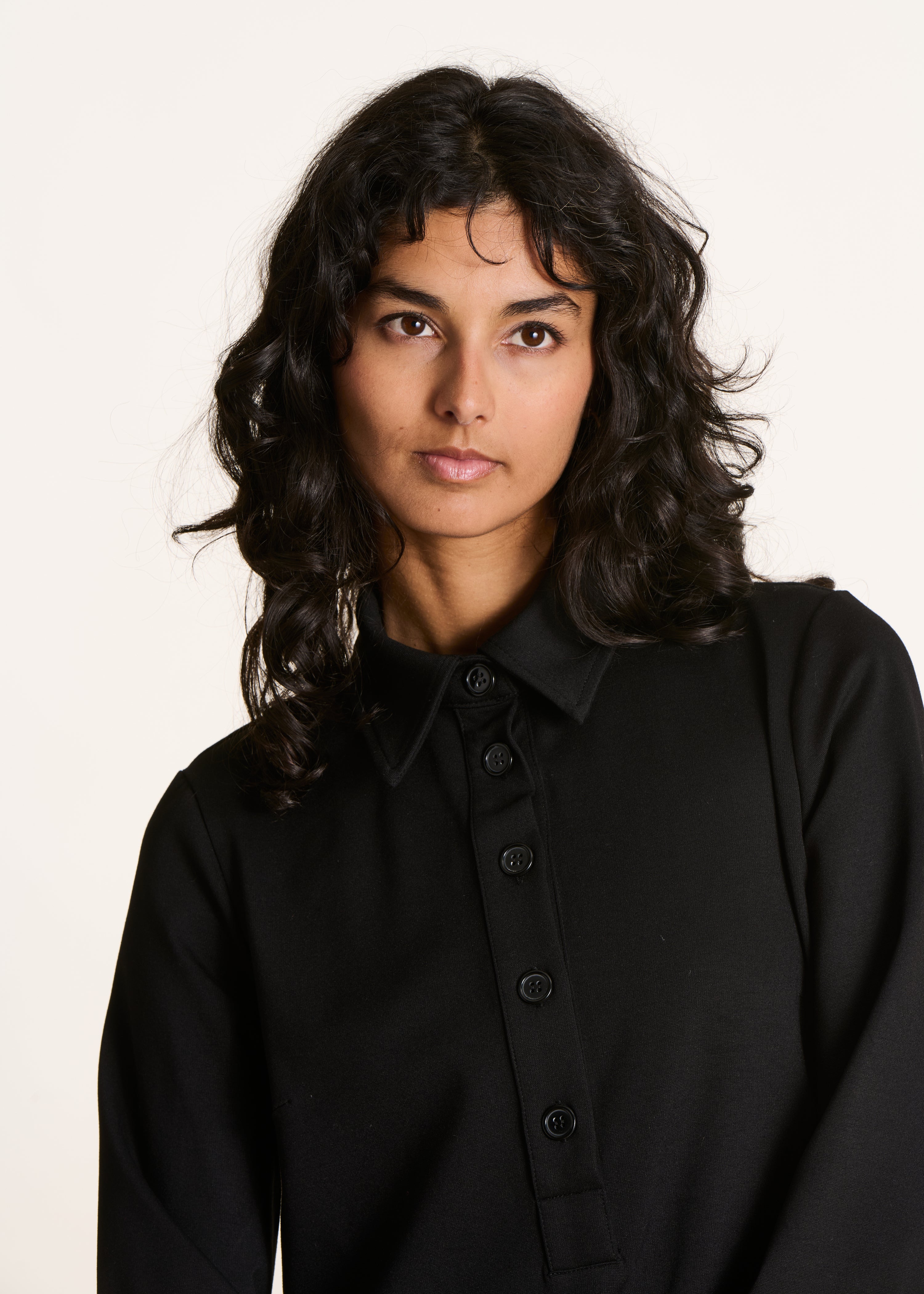 Robe chemise courte en milano noir