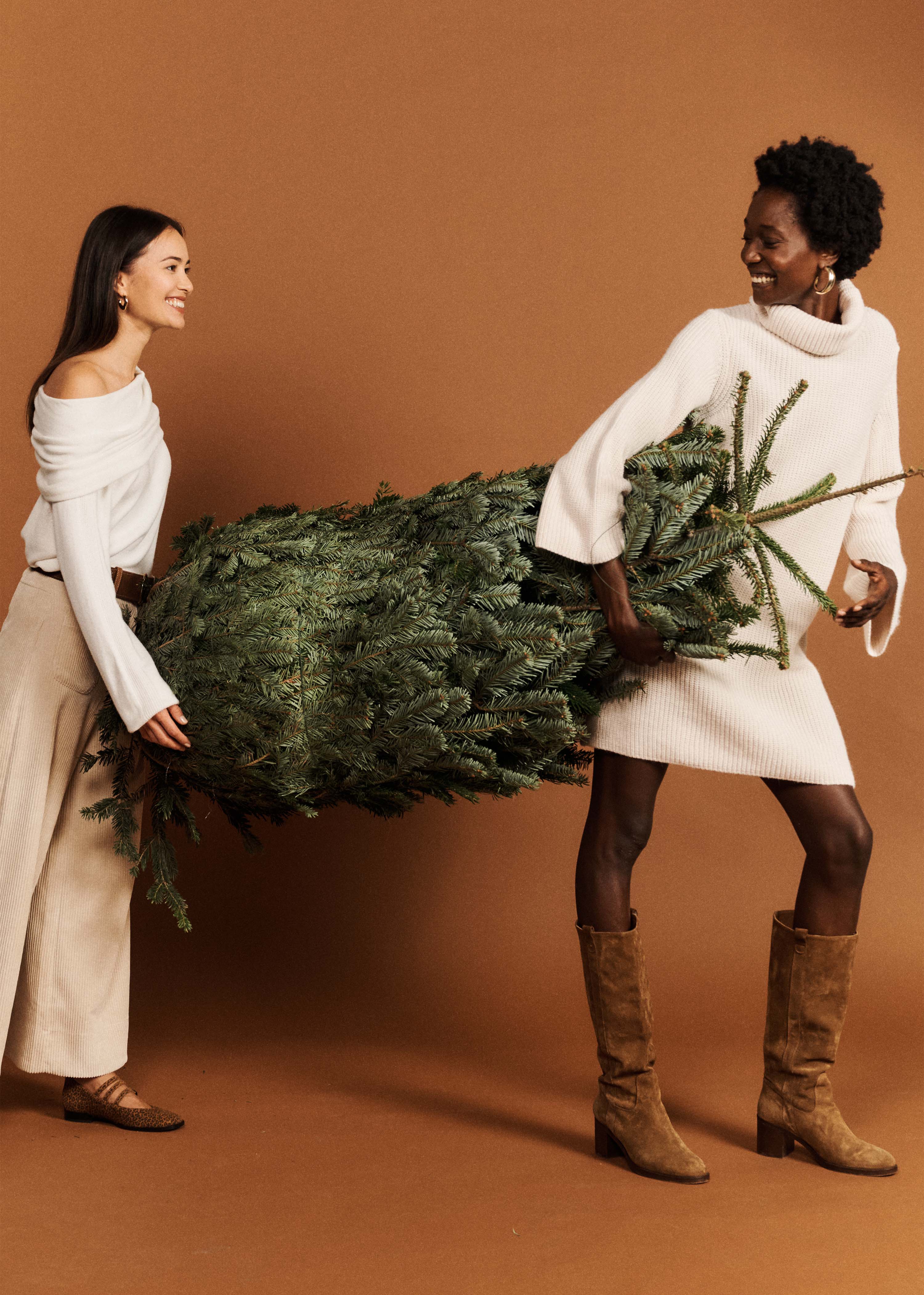 Robe courte en maille écru à col roulé