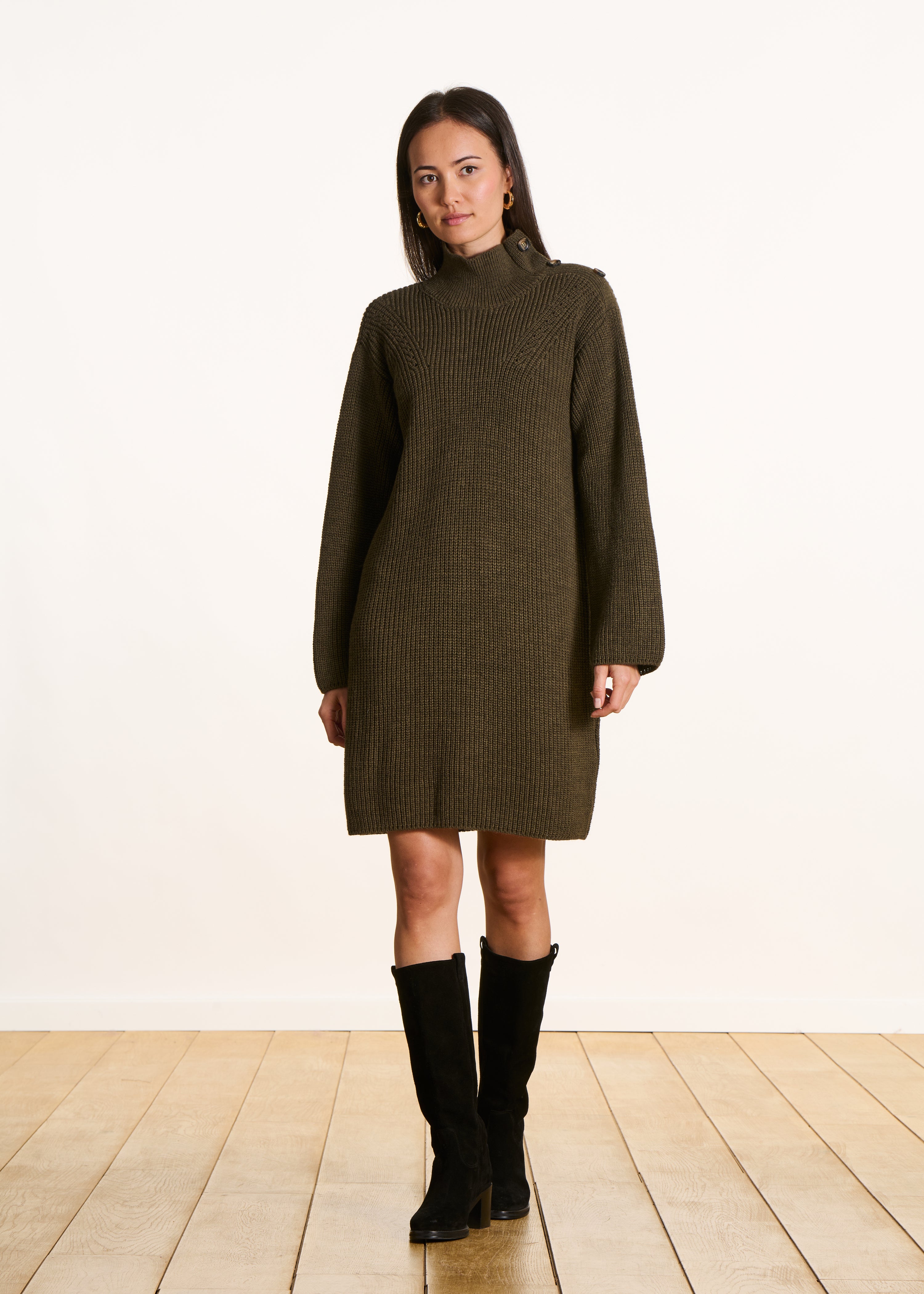 Robe courte en maille kaki manches longues