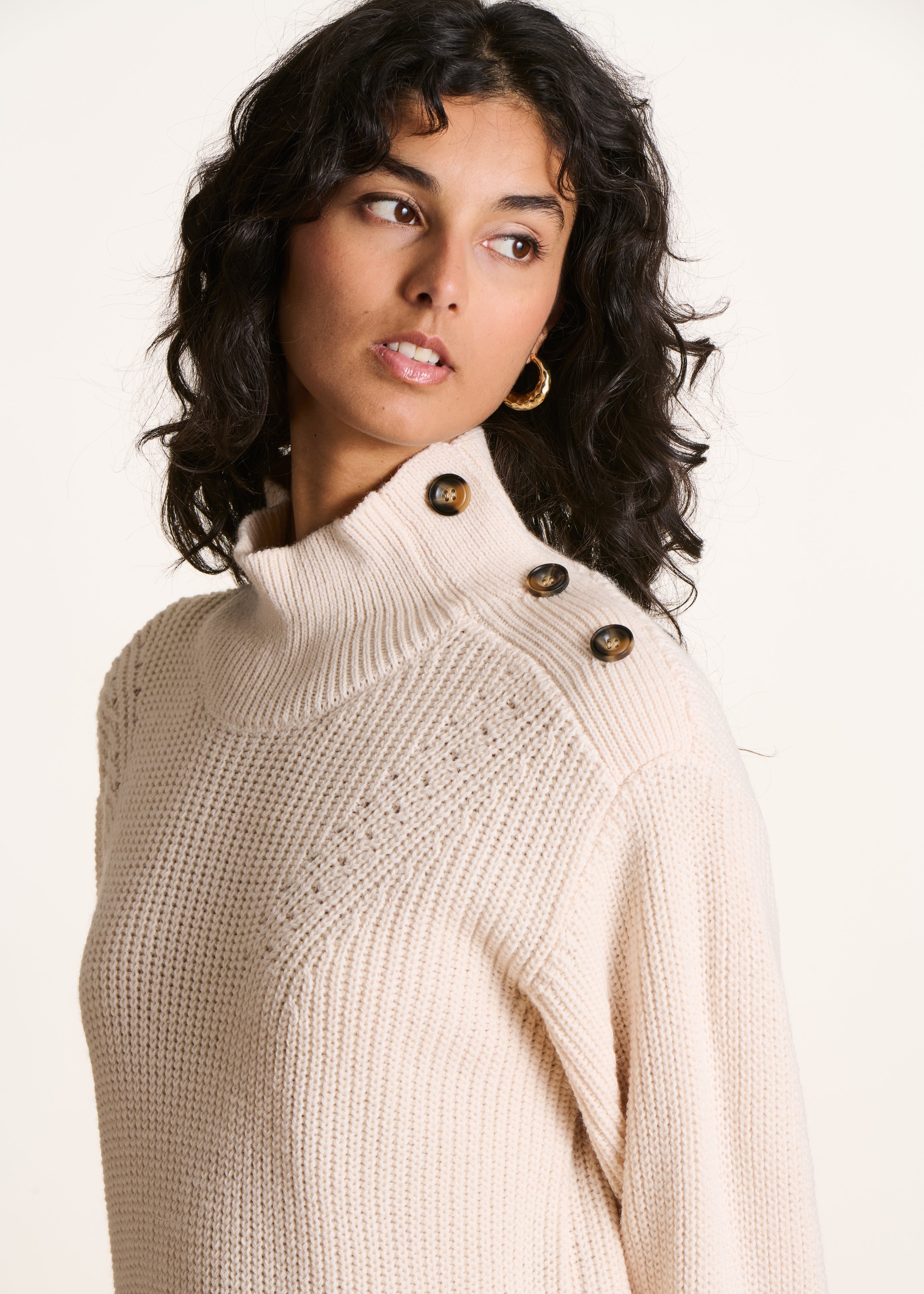 Robe courte en maille écrue manches longues