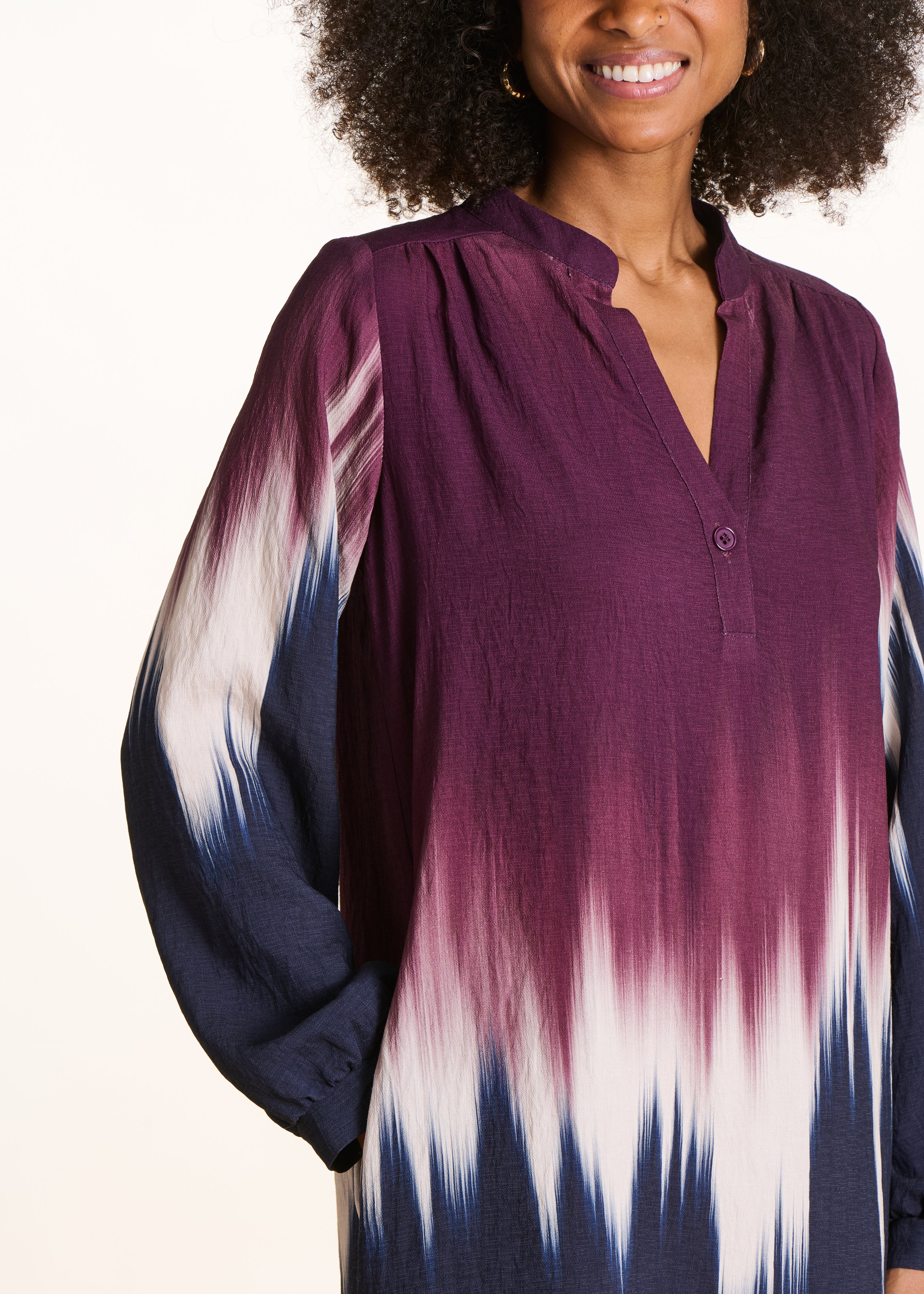 Short blue and plum dress with tie & dye print