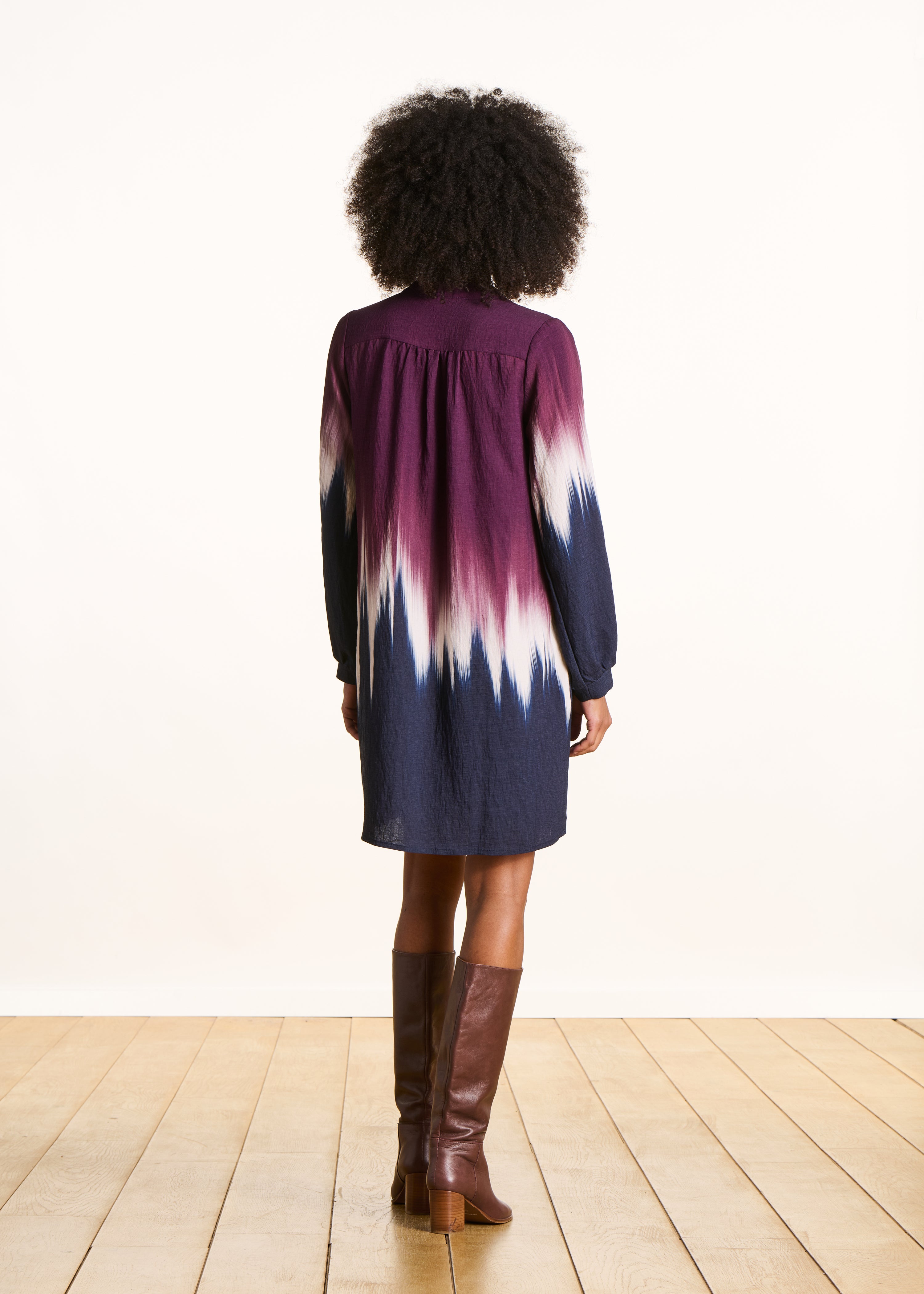 Short blue and plum dress with tie & dye print