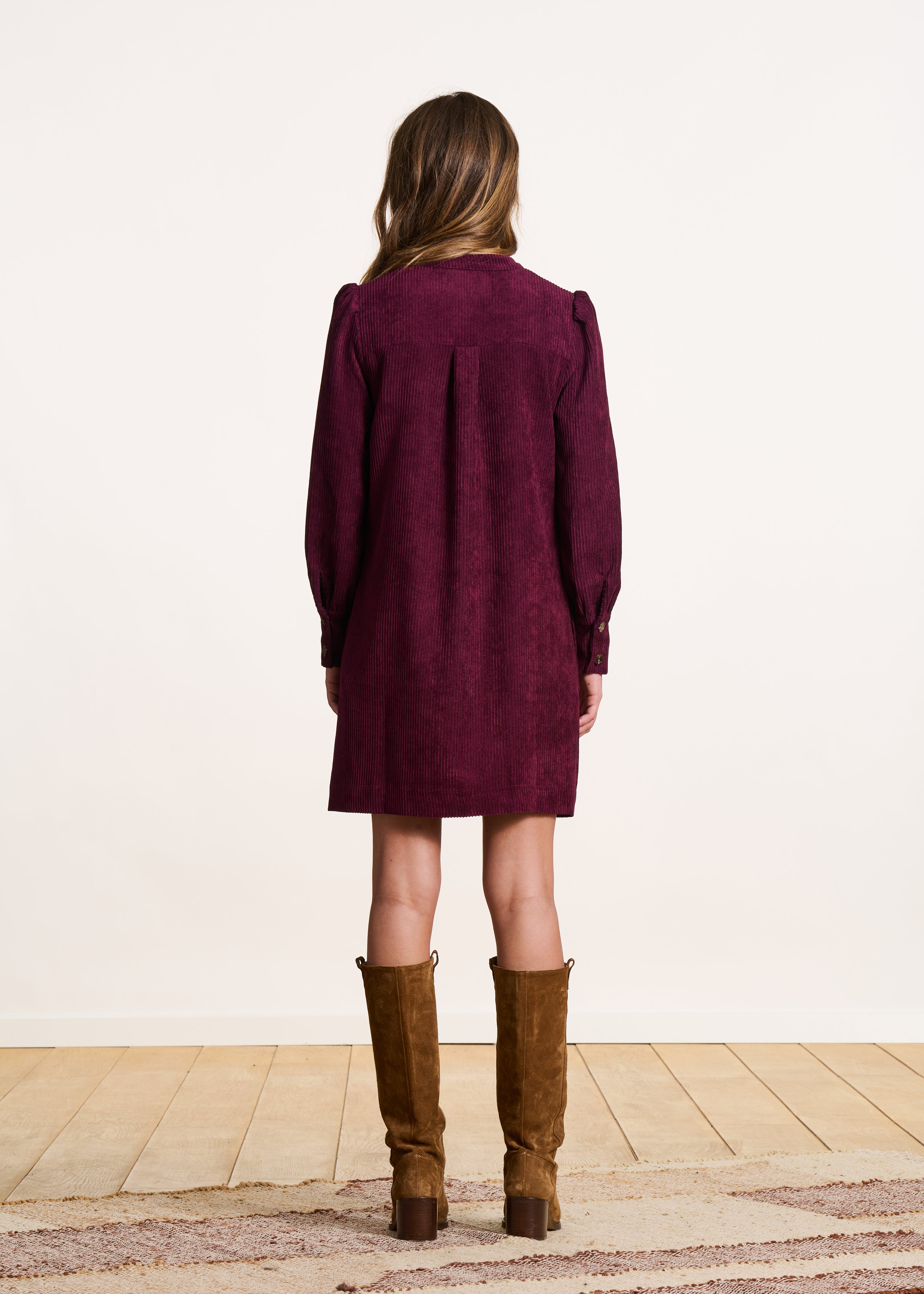 Abito corto dritto bordeaux in velluto a coste maniche lunghe La