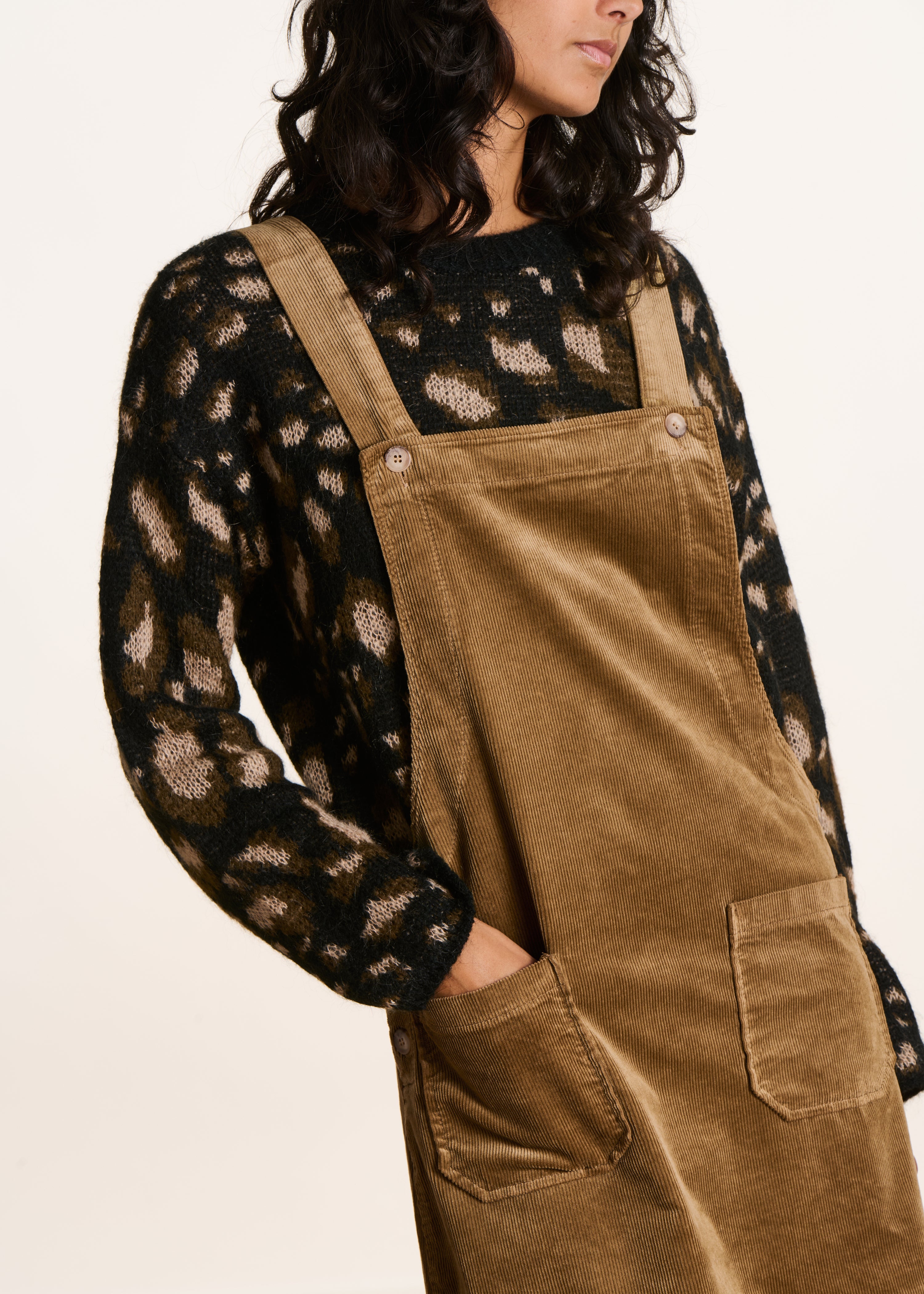 Robe courte chasuble marron en velours