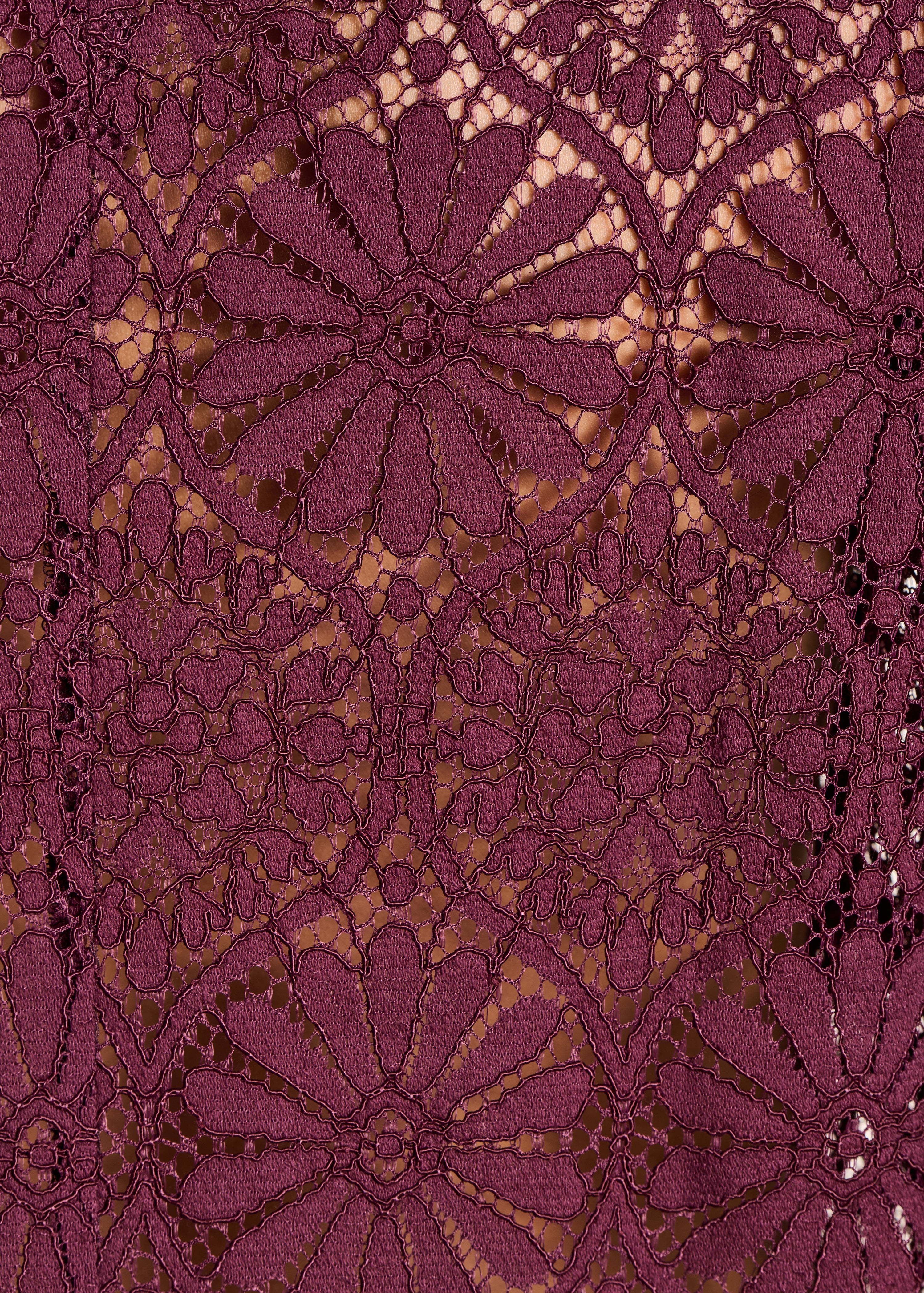 Bordeauxfarbenes Spitzen-Top mit langen Ärmeln