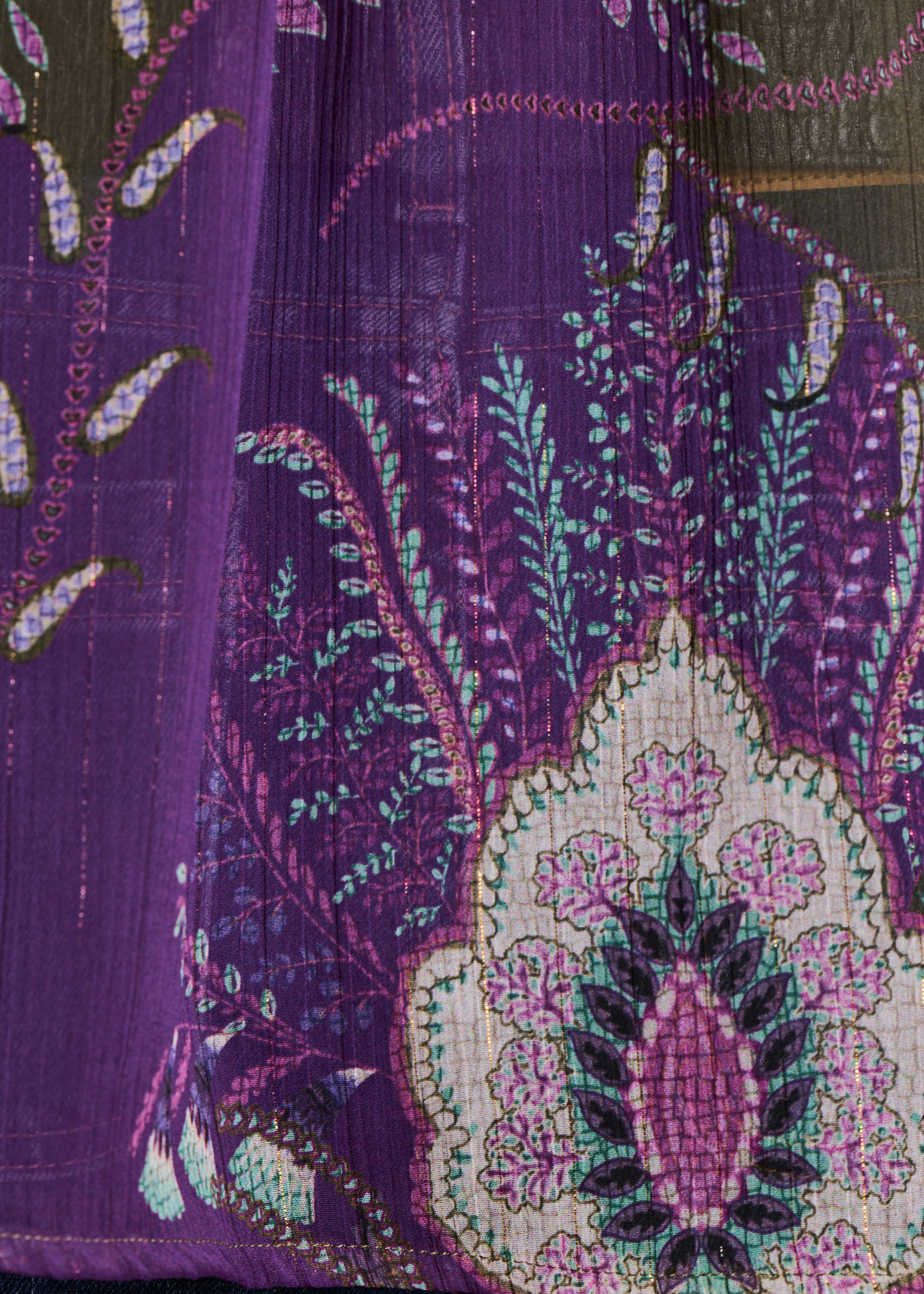 Langarm-Top in Violett und Grün mit Print