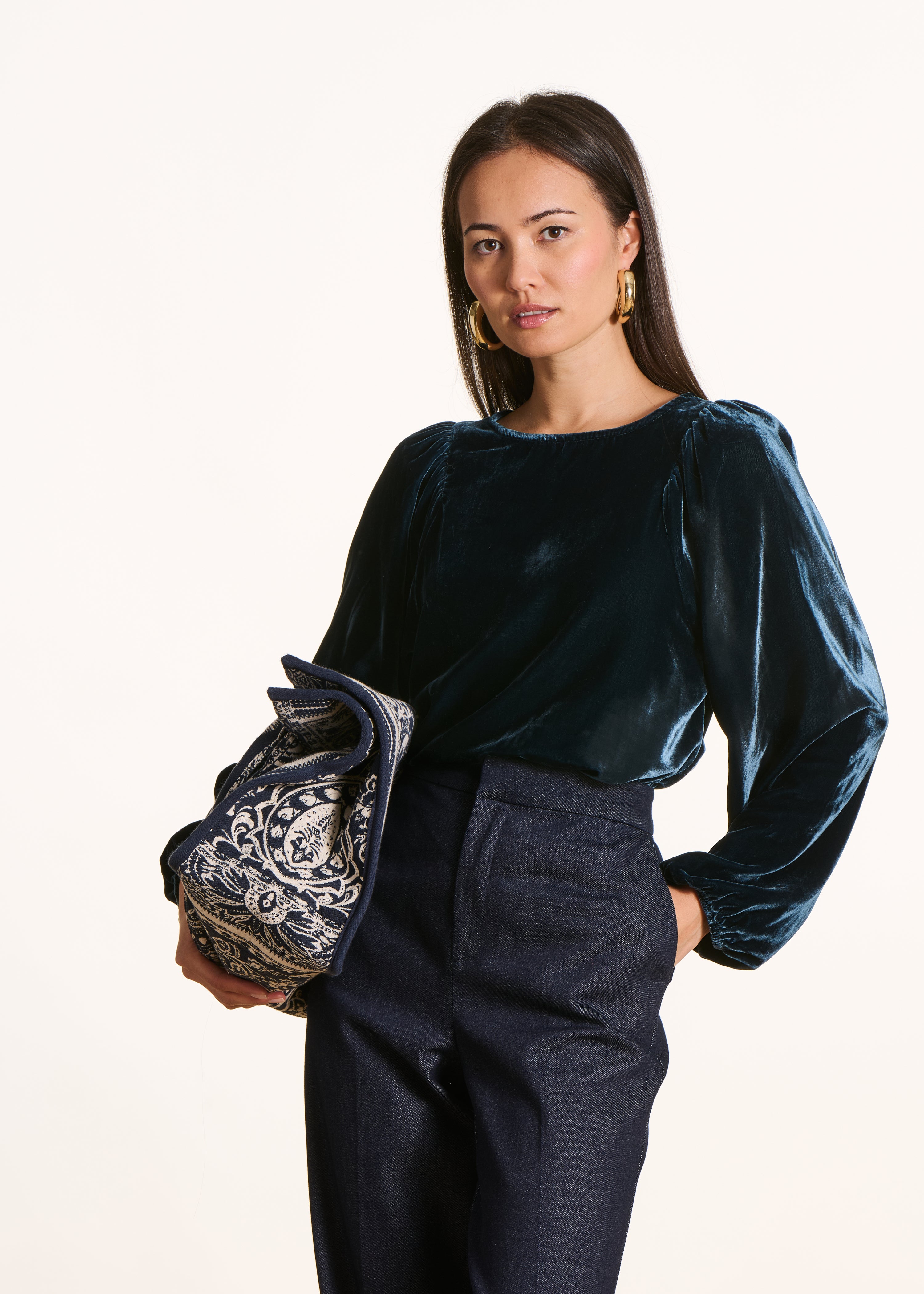 Top en velours bleu pétrole à manches longues