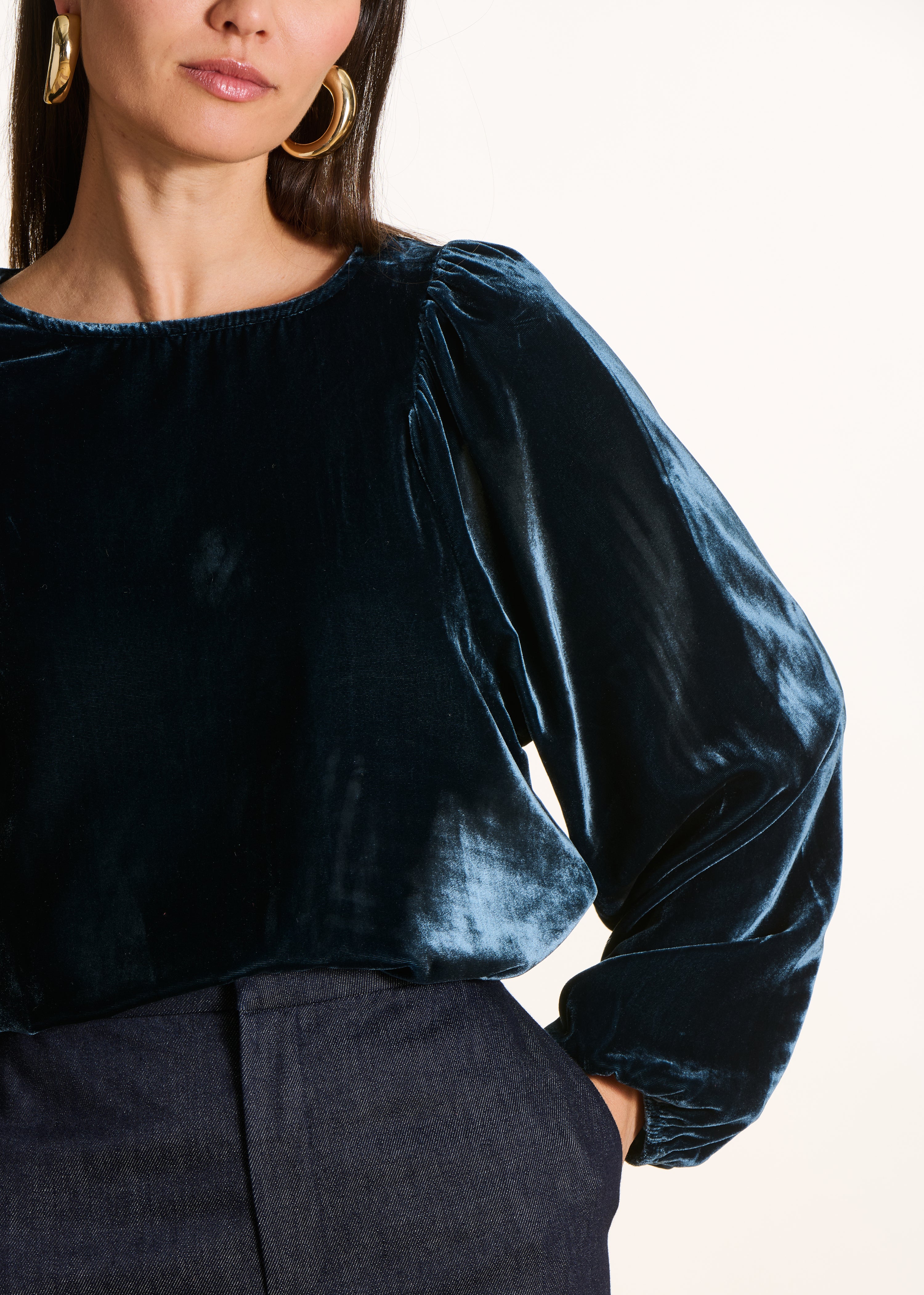 Top en velours bleu pétrole à manches longues